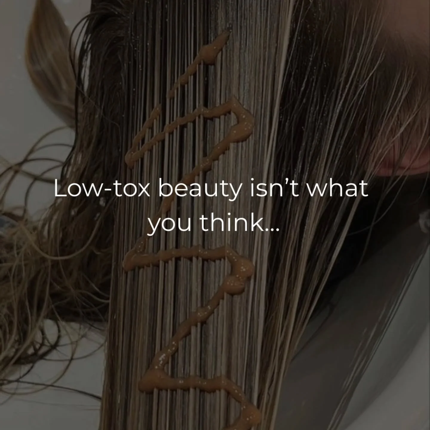 &bull;
𝗟𝗼𝘄-𝘁𝗼𝘅 𝗯𝗲𝗮𝘂𝘁𝘆 𝗶𝘀𝗻&rsquo;𝘁:
&bull; Color that doesn't perform well
&bull; Never coloring your hair again
&bull; Throwing away everything you own
&bull; Being "crunchy " 
𝘈𝘯𝘥 𝘪𝘵&rsquo;𝘴 𝘥𝘦𝘧𝘪𝘯𝘪𝘵𝘦𝘭𝘺 𝘯𝘰?