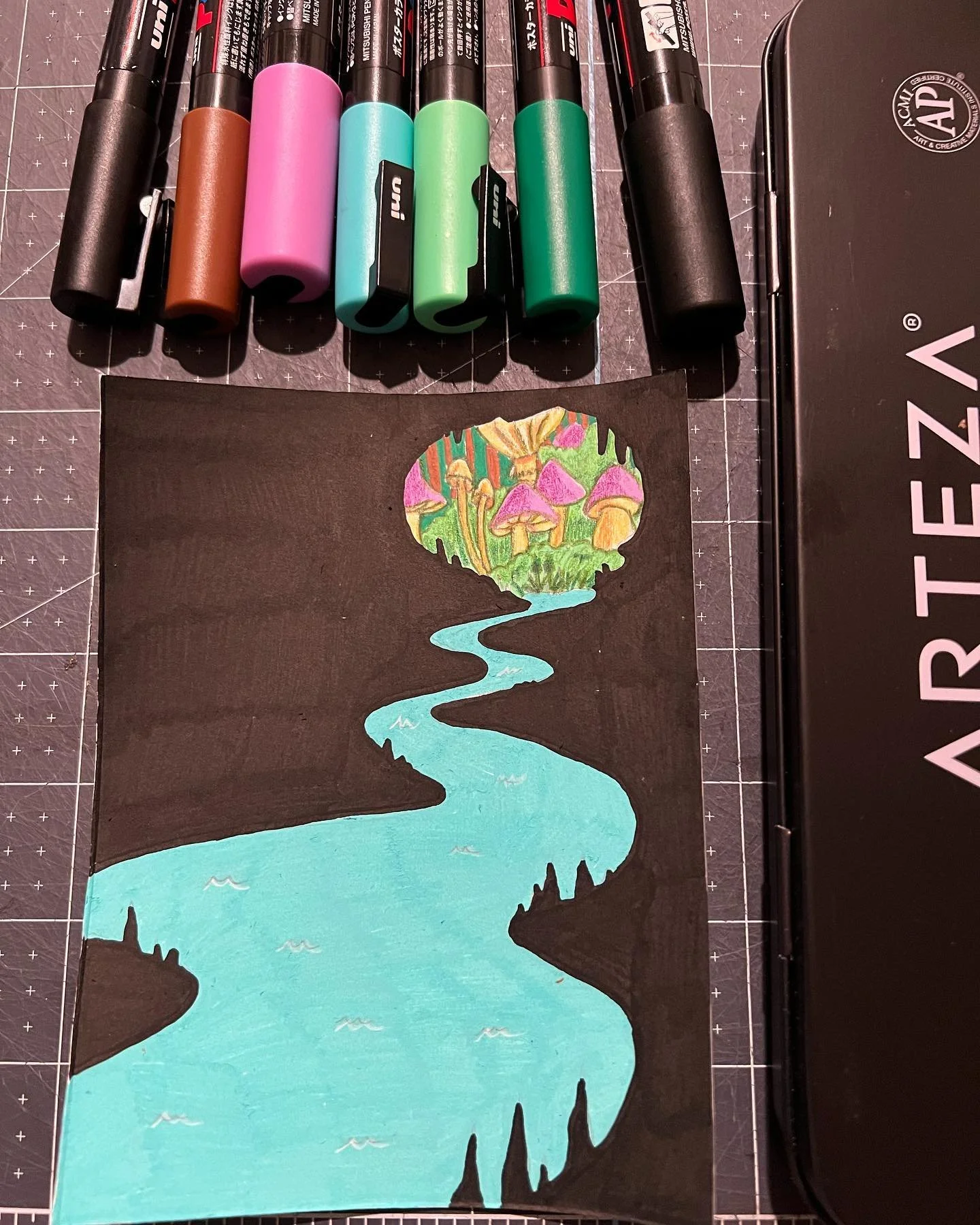 Peachtober day 1 - Cave

I&rsquo;m gonna be doing a piece every week this year. Trying to take it easy and focus on my other projects. Also peep the colored pencils. I&rsquo;m trying them for the first time. 😅

#peachtober22 #inktober2022 #poscaart 
