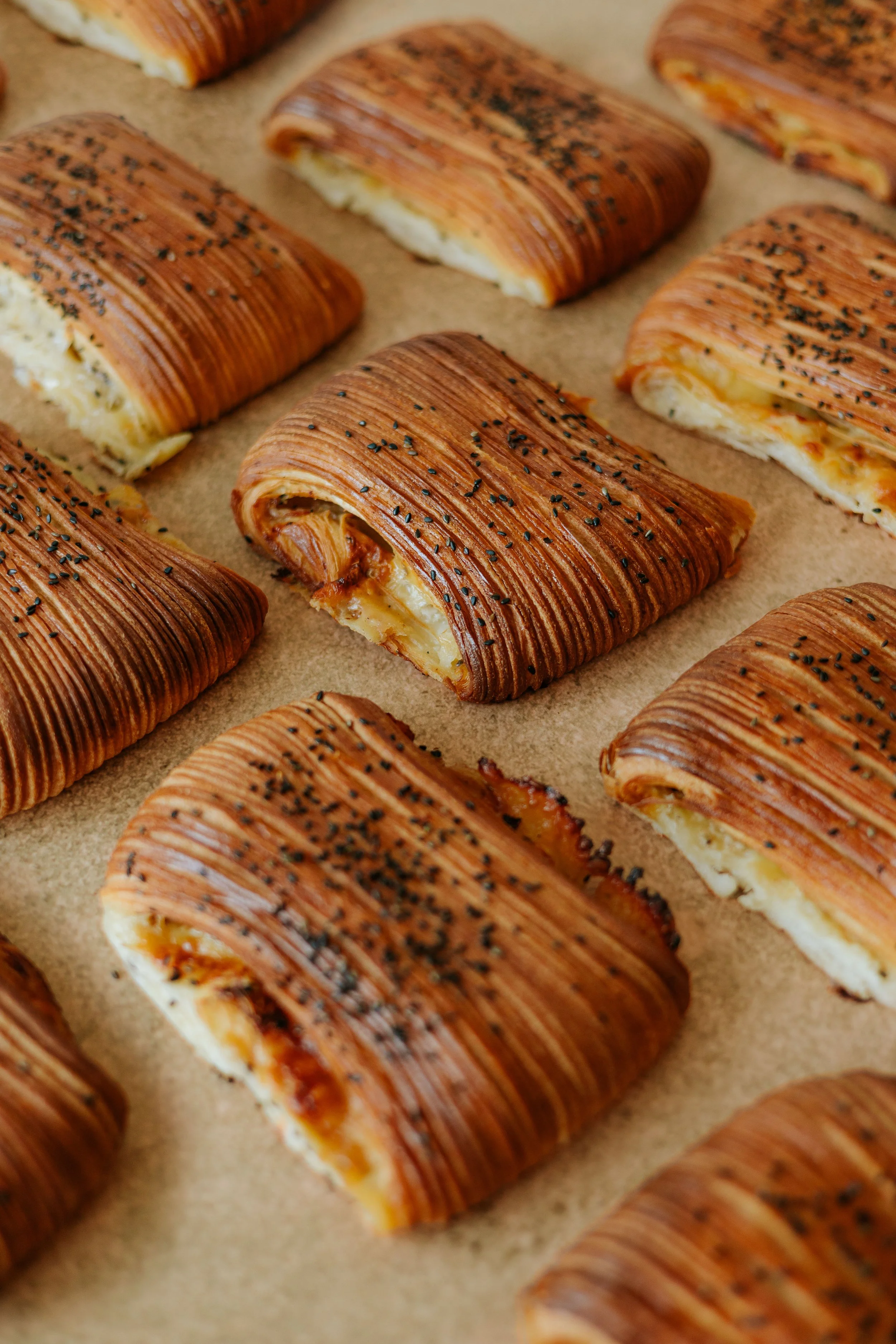 FEUILLETÉ JAMBON EMMENTAL