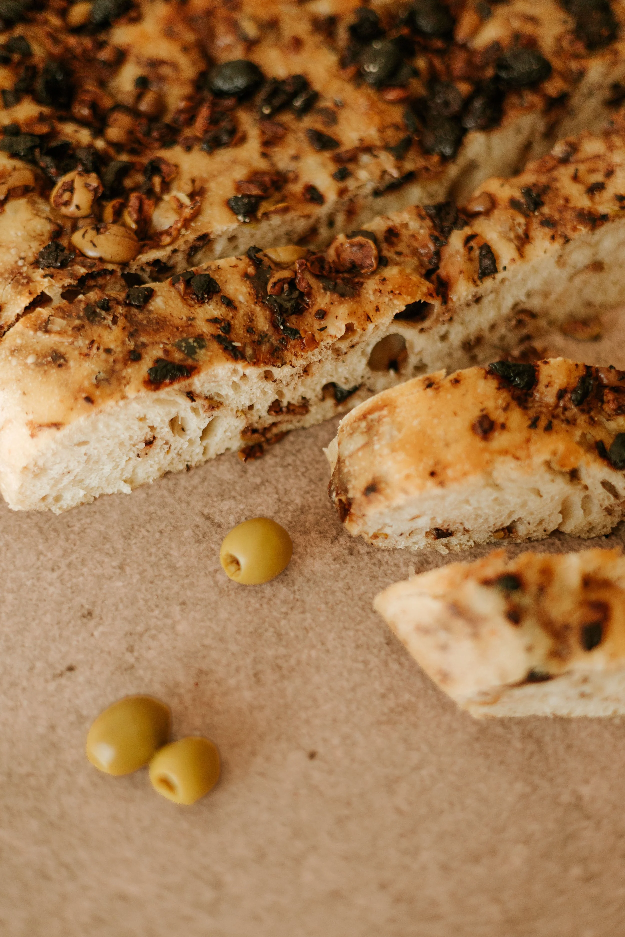 FOCACCIA AUX OLIVES