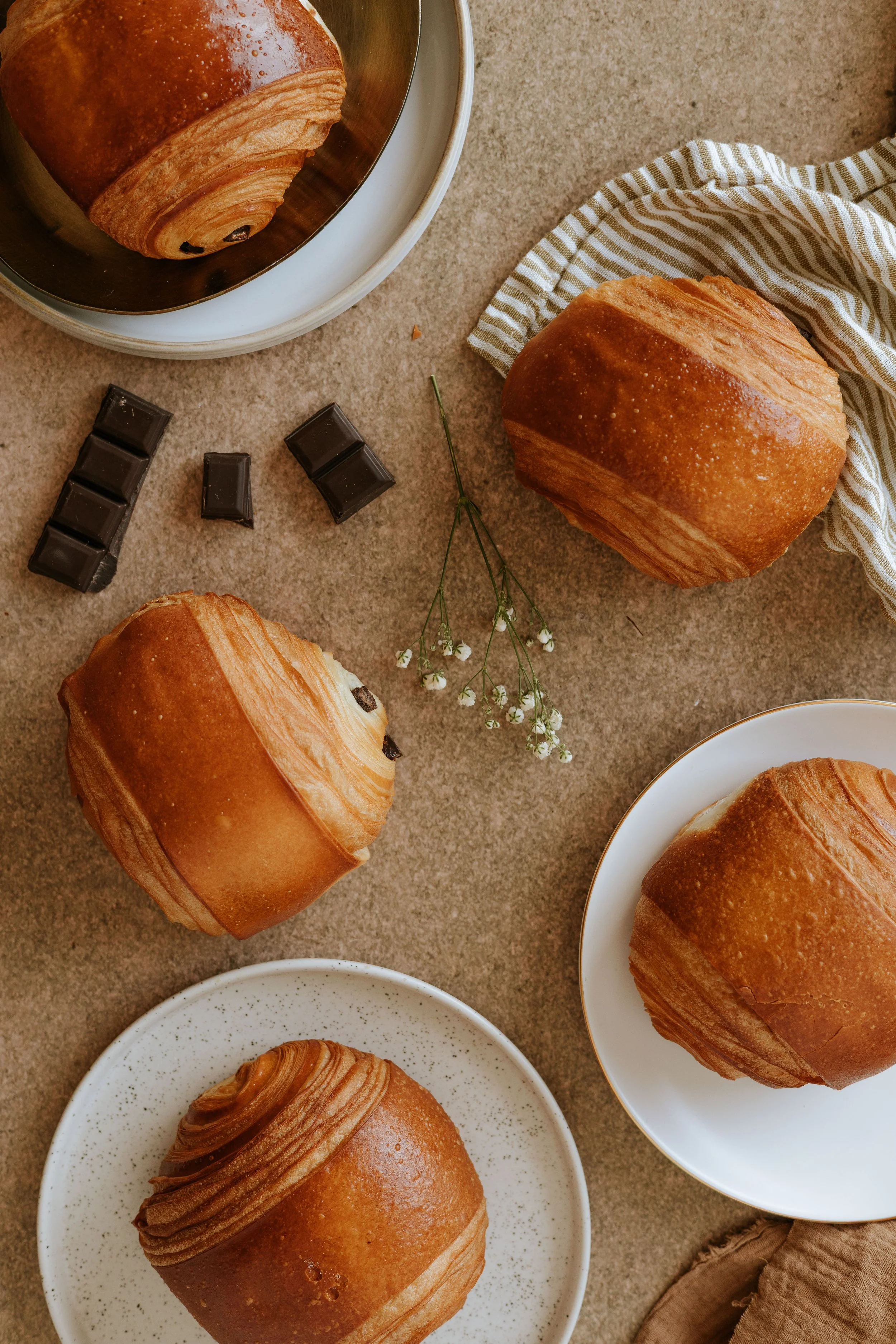 PAIN AU CHOCOLAT