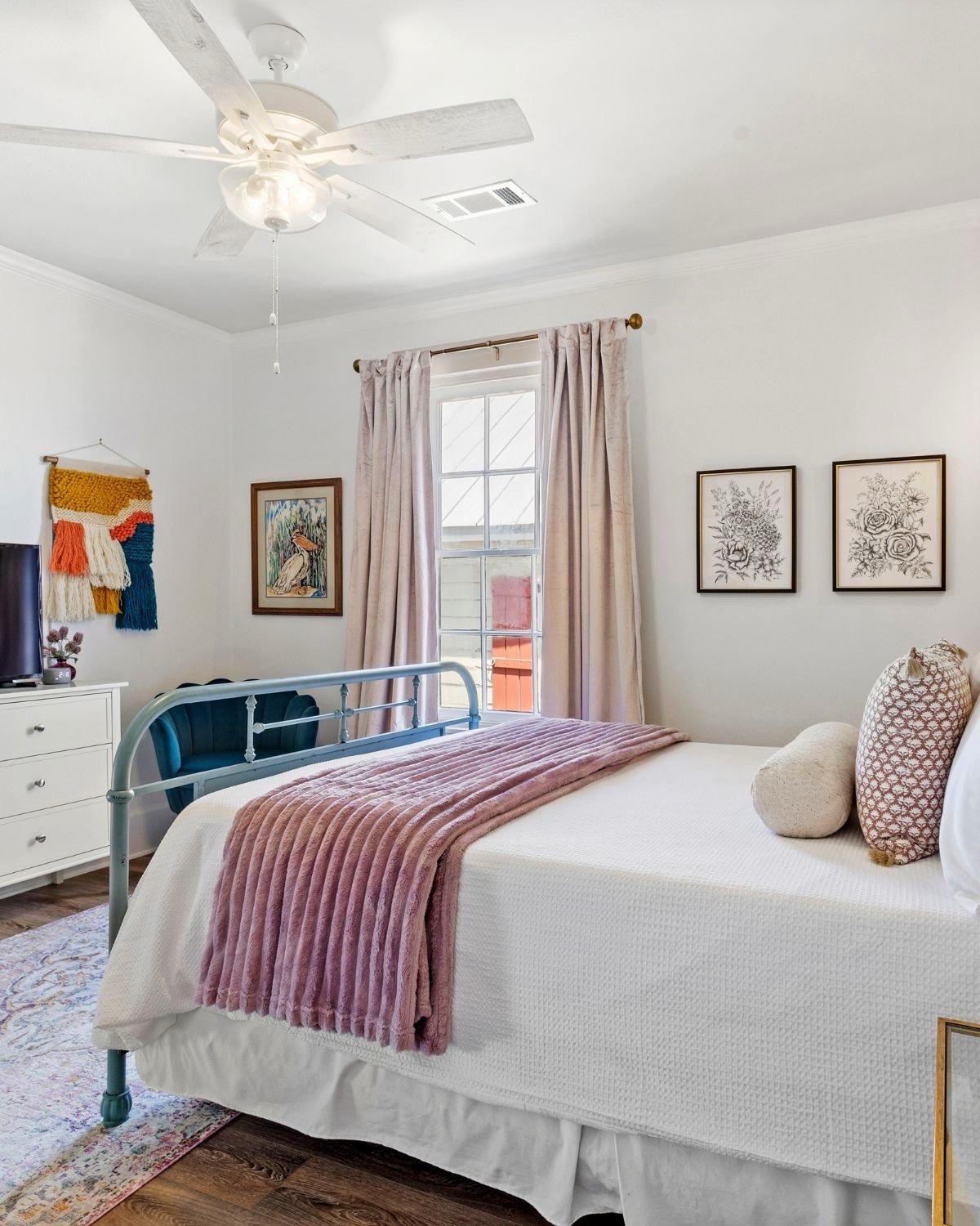 The Madeline Suite really is the perfect spot for a Biloxi girls&rsquo; trip! Swipe to find out what this guest said about what made this &ldquo;stay on the Mississippi Coast a luxury weekend getaway.&rdquo; ☺️

#secretcoast #visitmississippi #discov