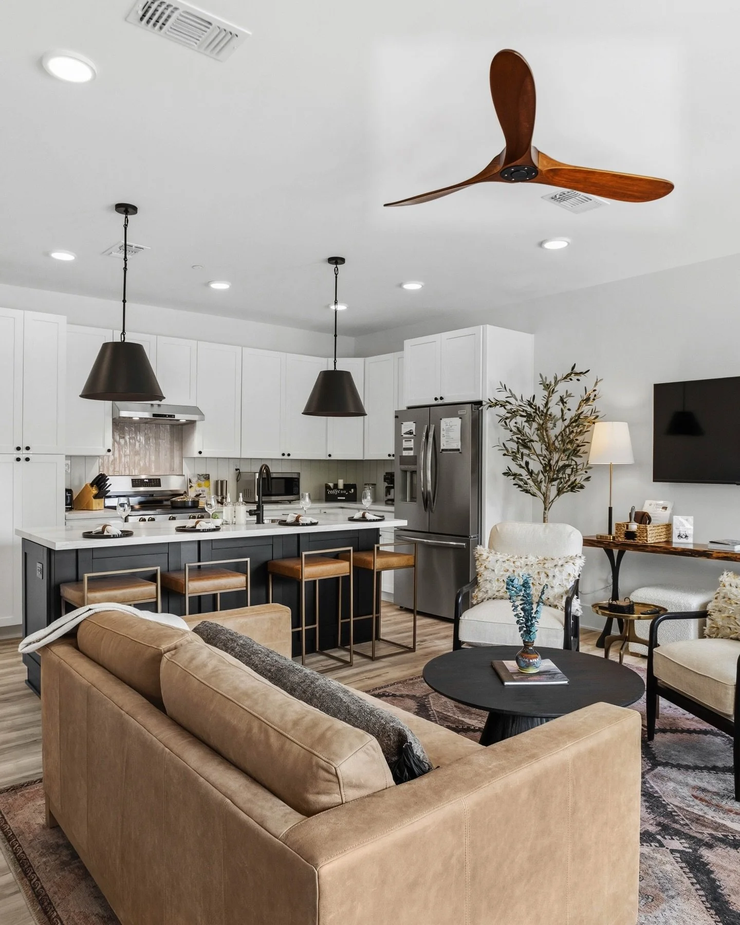 ⚠️New property alert! ⚠️

It&rsquo;s here!!! @louismontagueproperties has partnered with the owners of this new downtown Ocean Springs building to bring you Wayfarer&rsquo;s Loft at The Sojourn. ✨

This 2-bedroom, 2-bathroom loft is ready to host you