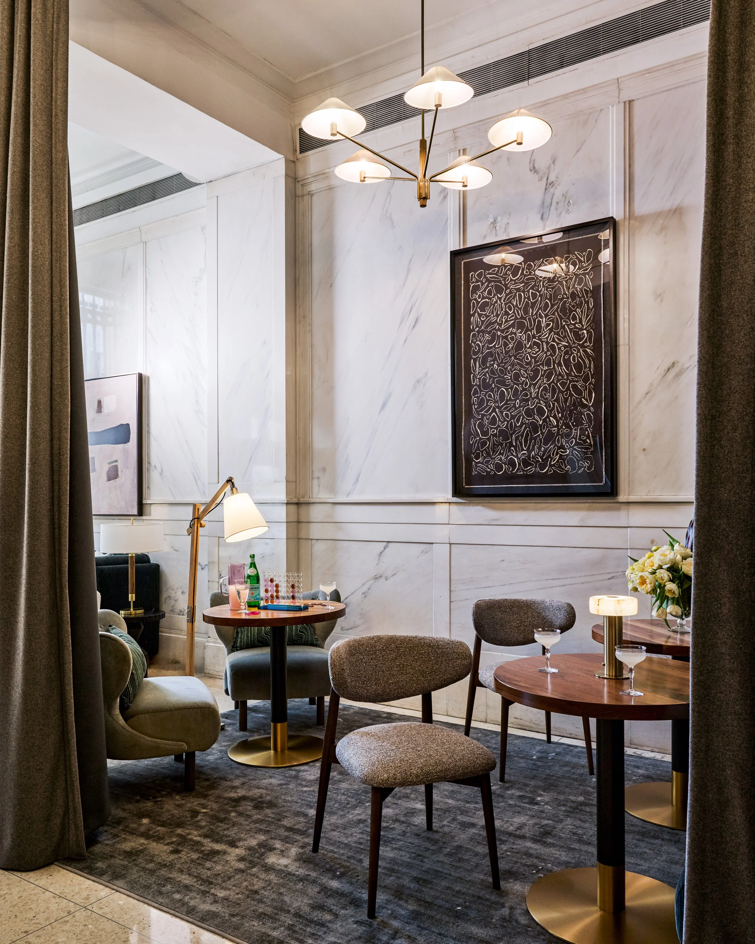 John_Hand_Lobby21577.jpg