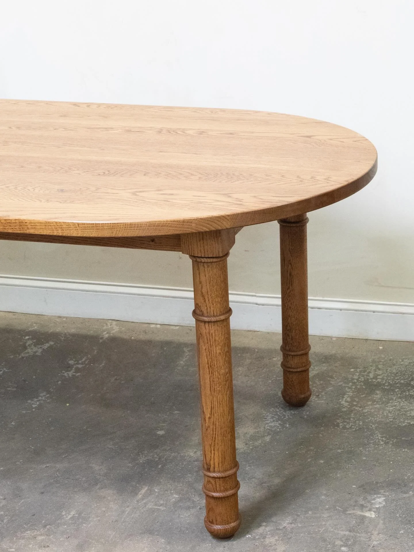 Custom vintage inspired white oak dining table. // 🌳