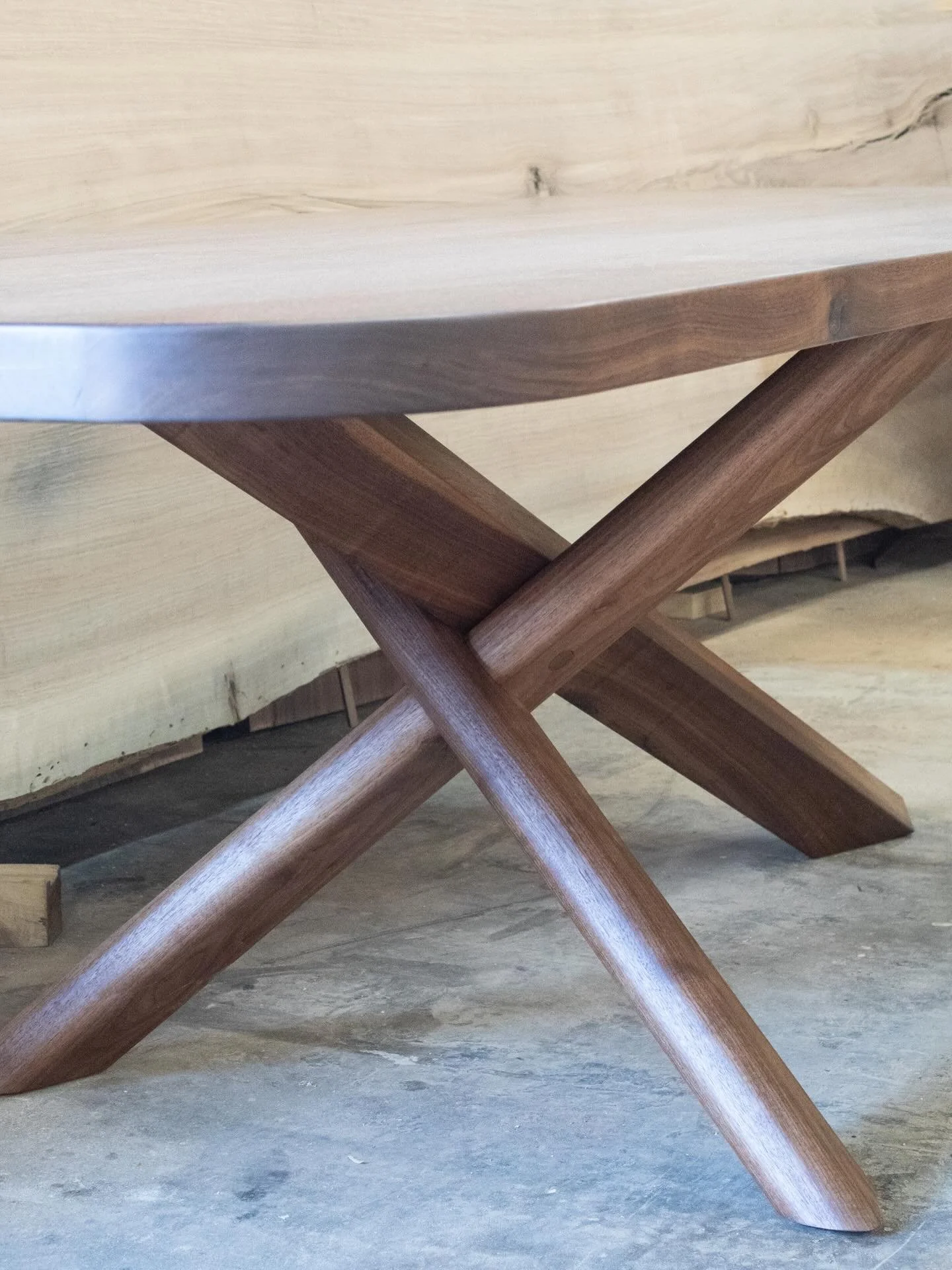 Straight edge Jacks Table and matching Bench. // one of my fav designs from 2025 // a client asked us to make a bench that matched/complimented and it came out 😍 // table is living a nice warm life in FL now 🌴