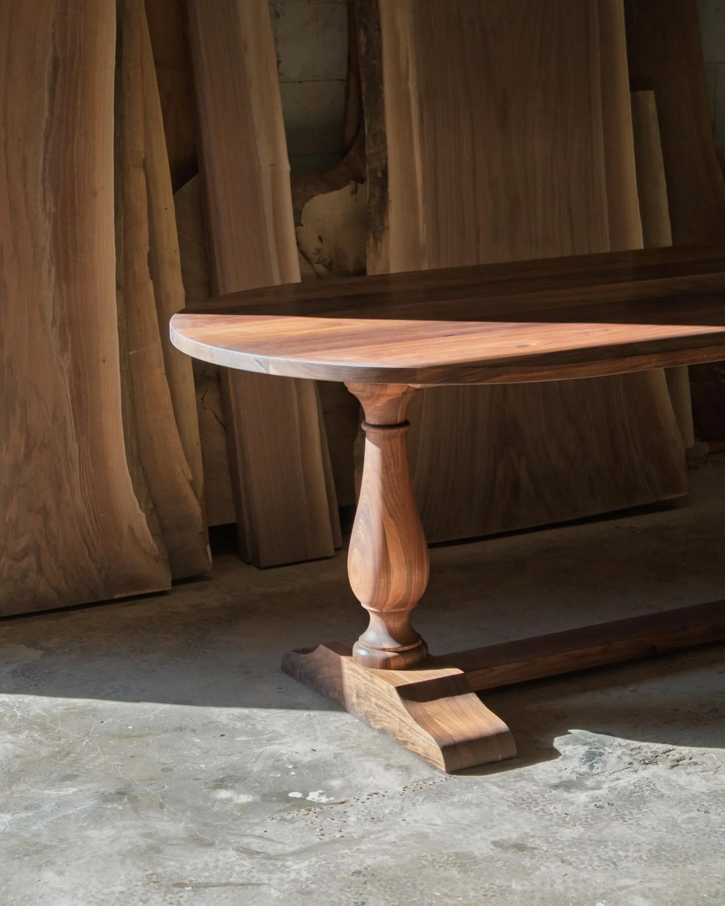 The Homans Table with a racetrack top in solid walnut // 🏎️ 🌳 //