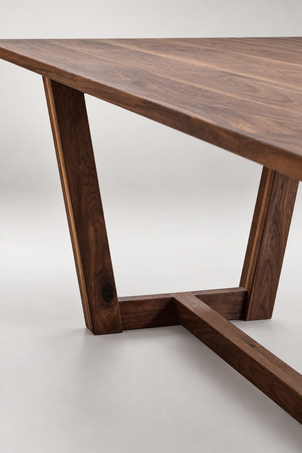 Devon-Table-Detail-01.png