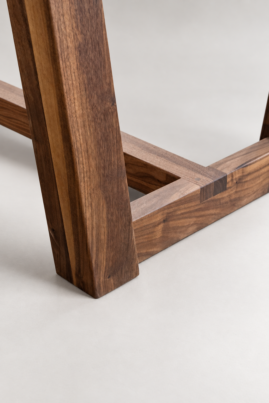 Devon-Table-Detail-04.png