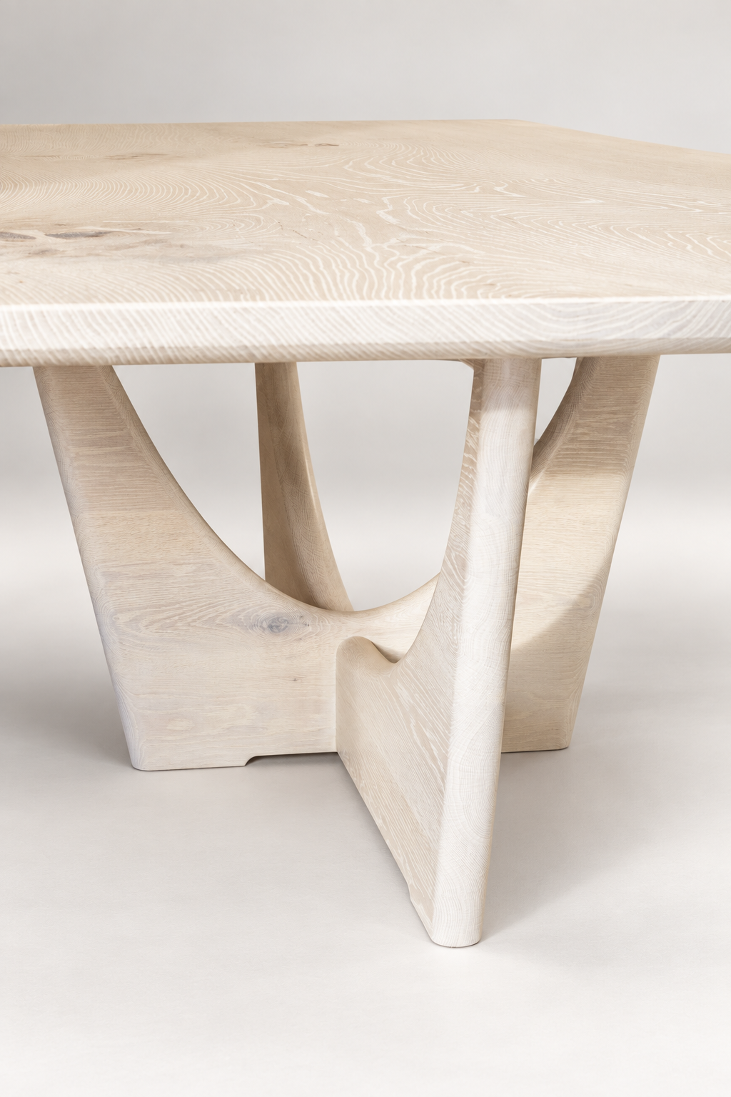 Dorin-Table-Detail-01.png