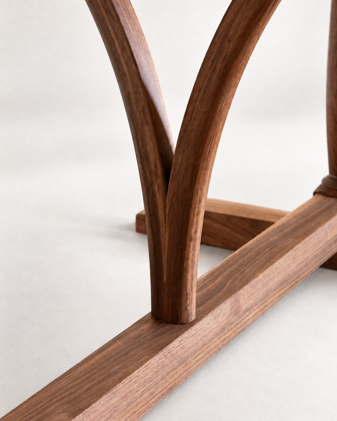 Lilly-Table-Detail-01.png