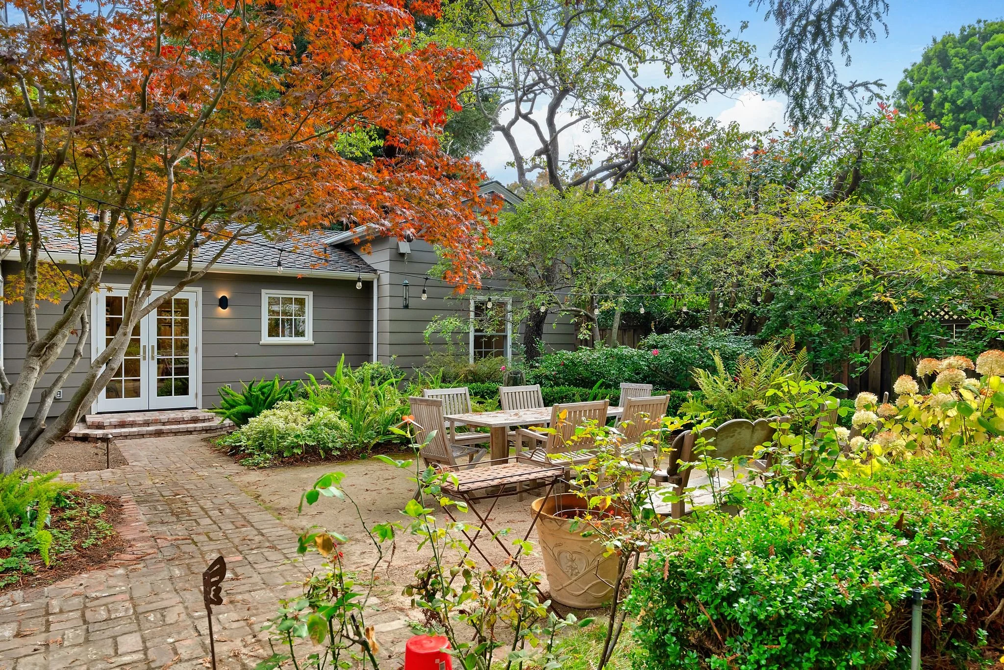 ATTACHED ADU | 750 SF