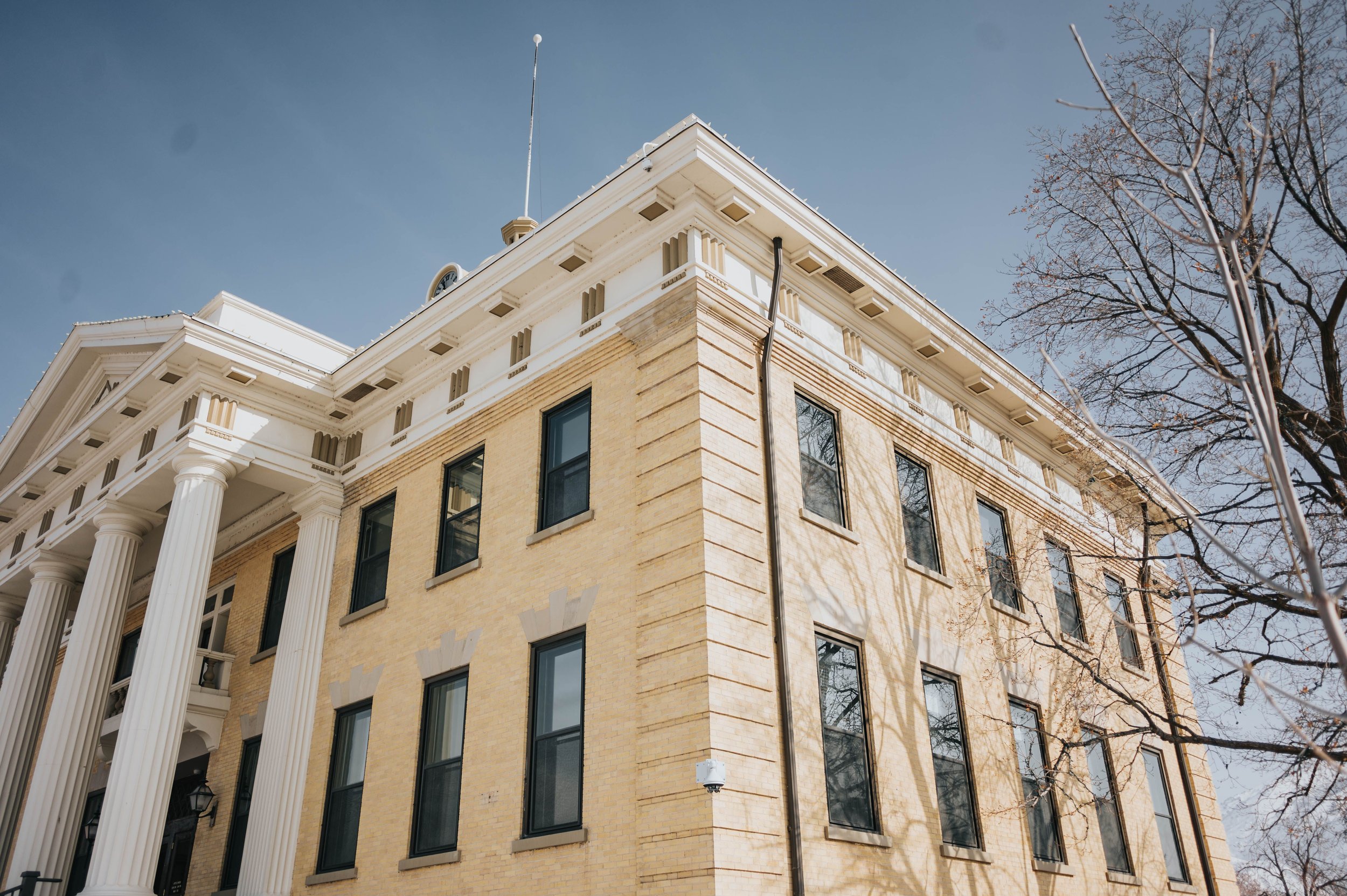 Colorado Enacts Landmark Courthouse Security Law Requiring Verification and Logging of Armed Entrants