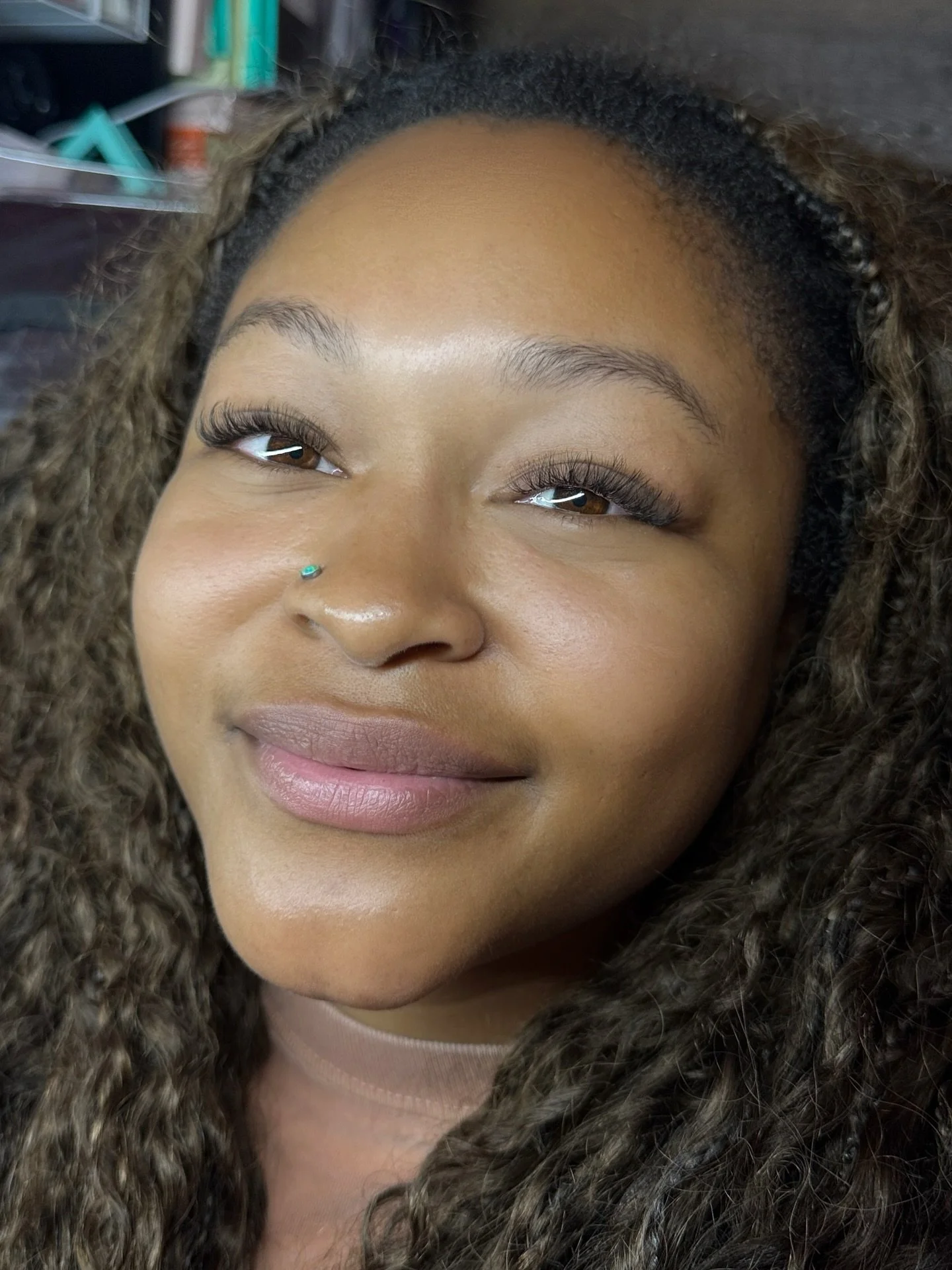 Your daily reminder that good lashes = good mood 💖