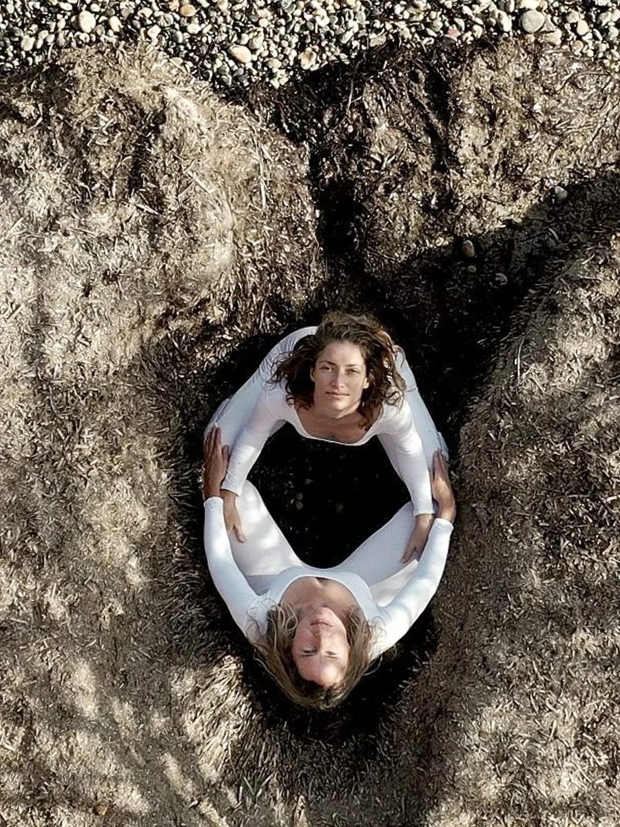 We are back! Following a short pause after our exhibition at Sa Punta des Mol&iacute;, we return with more beautiful art for you.
This week, we are thrilled to unveil a special collaboration with the amazing classical guitarist, Carlos Caba&ntilde;ar