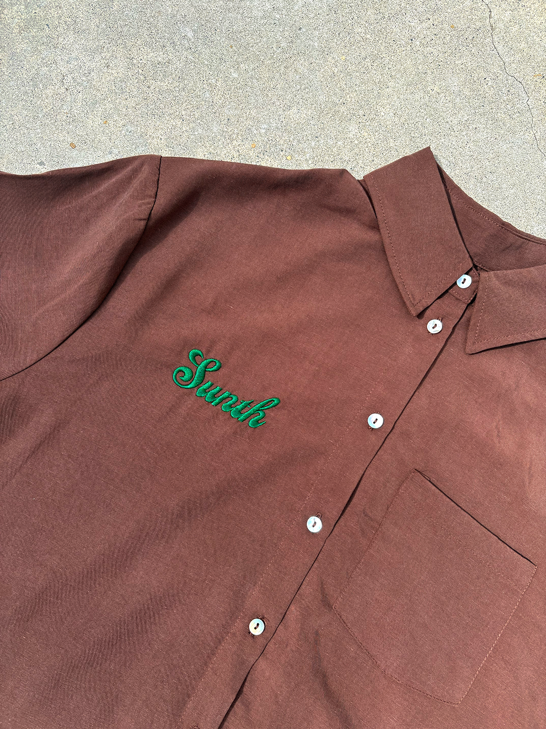 Small_Ladies_Button_BrownClose.png
