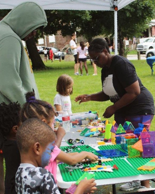 The sun is out and summer is on it's way! That means #summerstrong ☀️ SummerStrong is our annual series of activities in Buckeye-Woodhill for kids ages 5-12 and families. The goal of SummerStrong is to enjoy the goodness of God and empower our younge