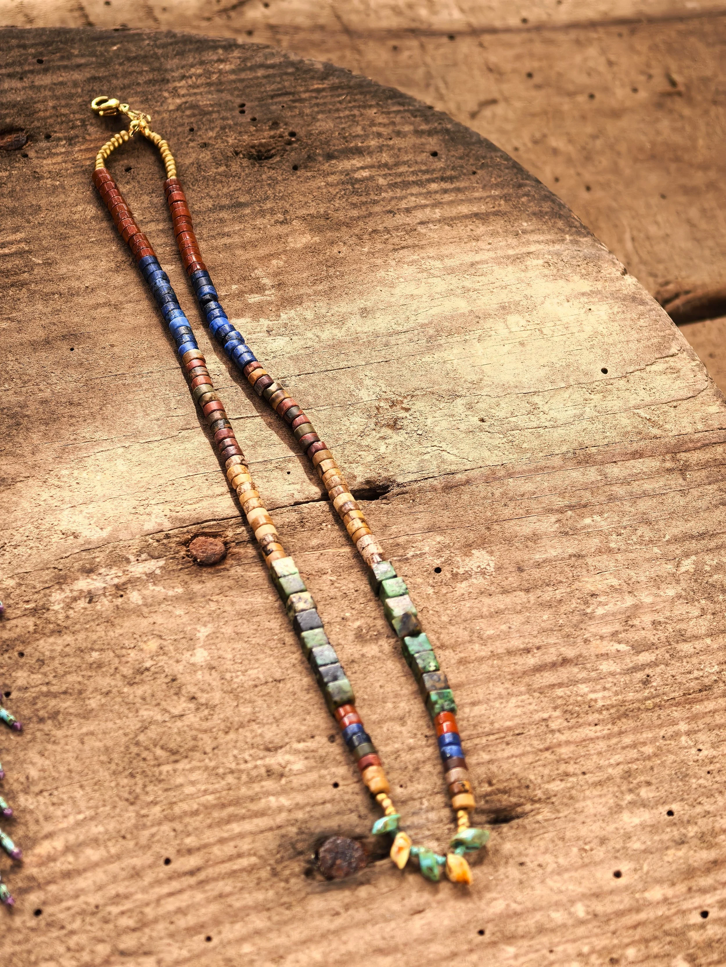 Crystal and glass beads necklace / Екзотично колие-огърлица с камъни и стъклени мъниста