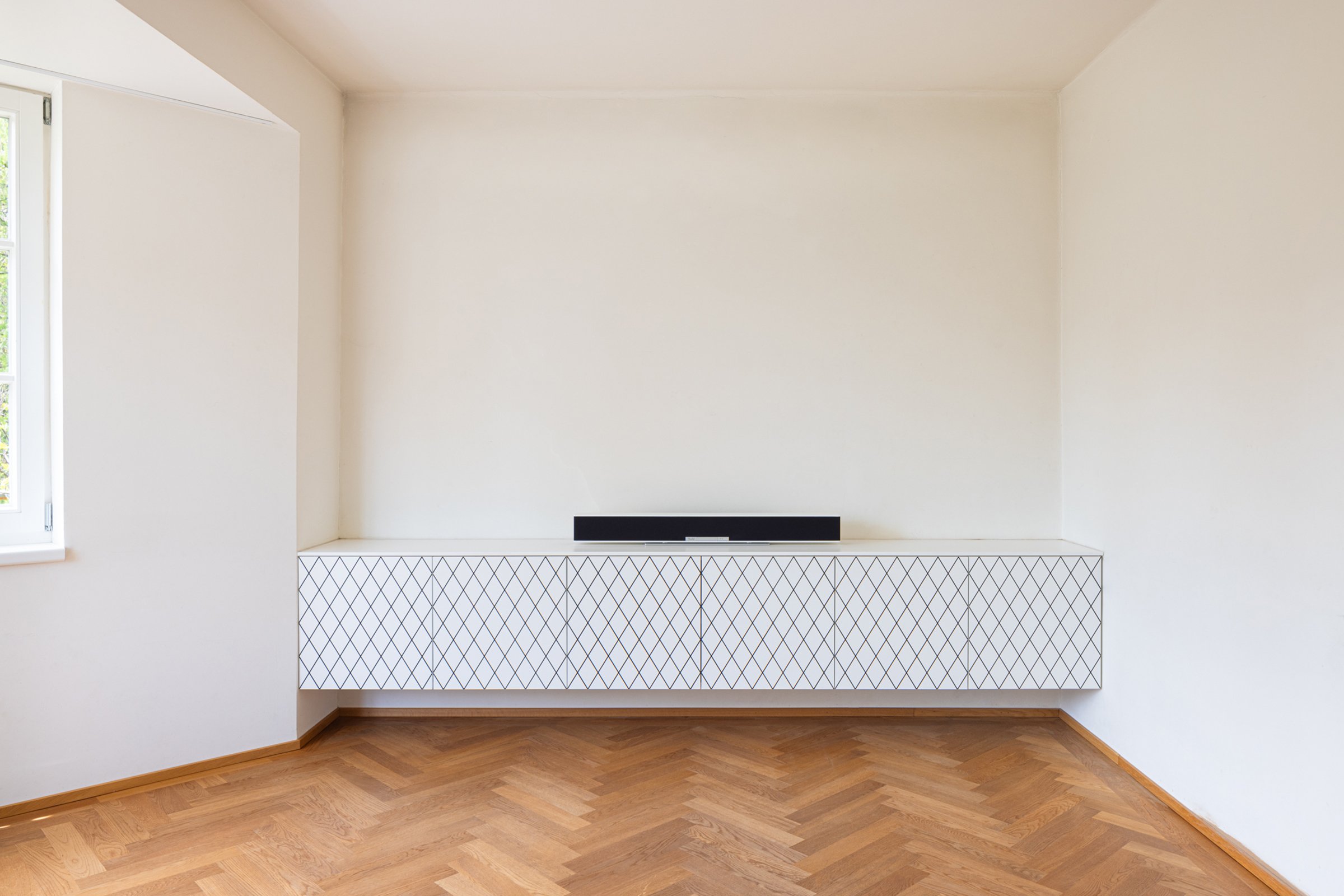 Sideboard 1.jpg