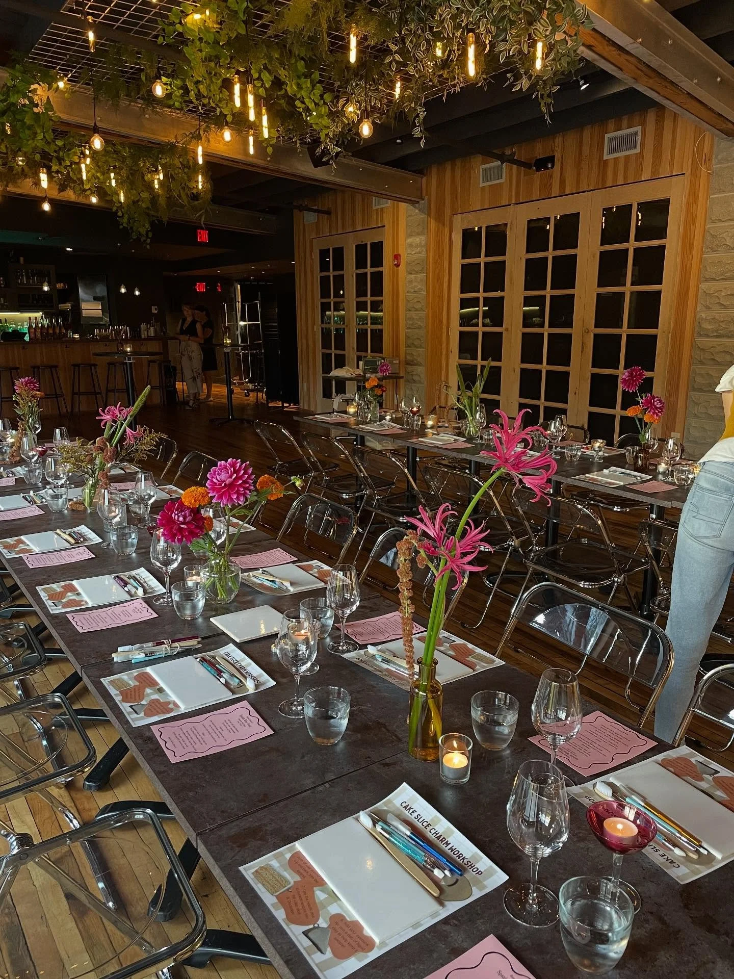 scenes from our lovely corporate wine dinner hosted @upstairs.at.bow, featuring a pre-dinner charm workshop by @liliana.abramson.art and a beautiful Spanish inspired dinner by @samokrasinski, plus Spanish wines + fun NA bevs by us, obv. and let&rsquo