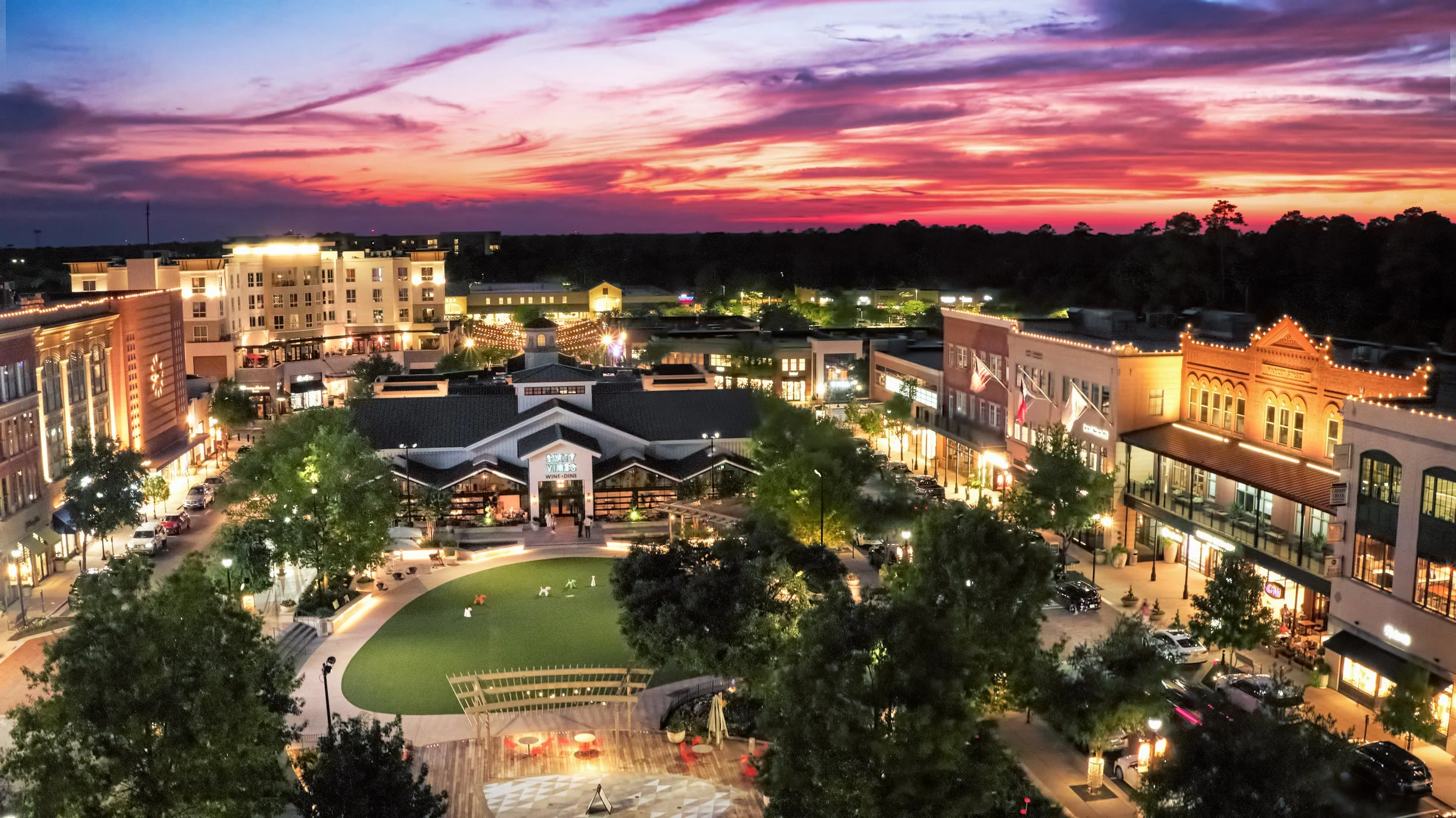 THE WOODLANDS, TEXAS — Por que Tantos Mexicanos Estan Comprando Casa Aqui