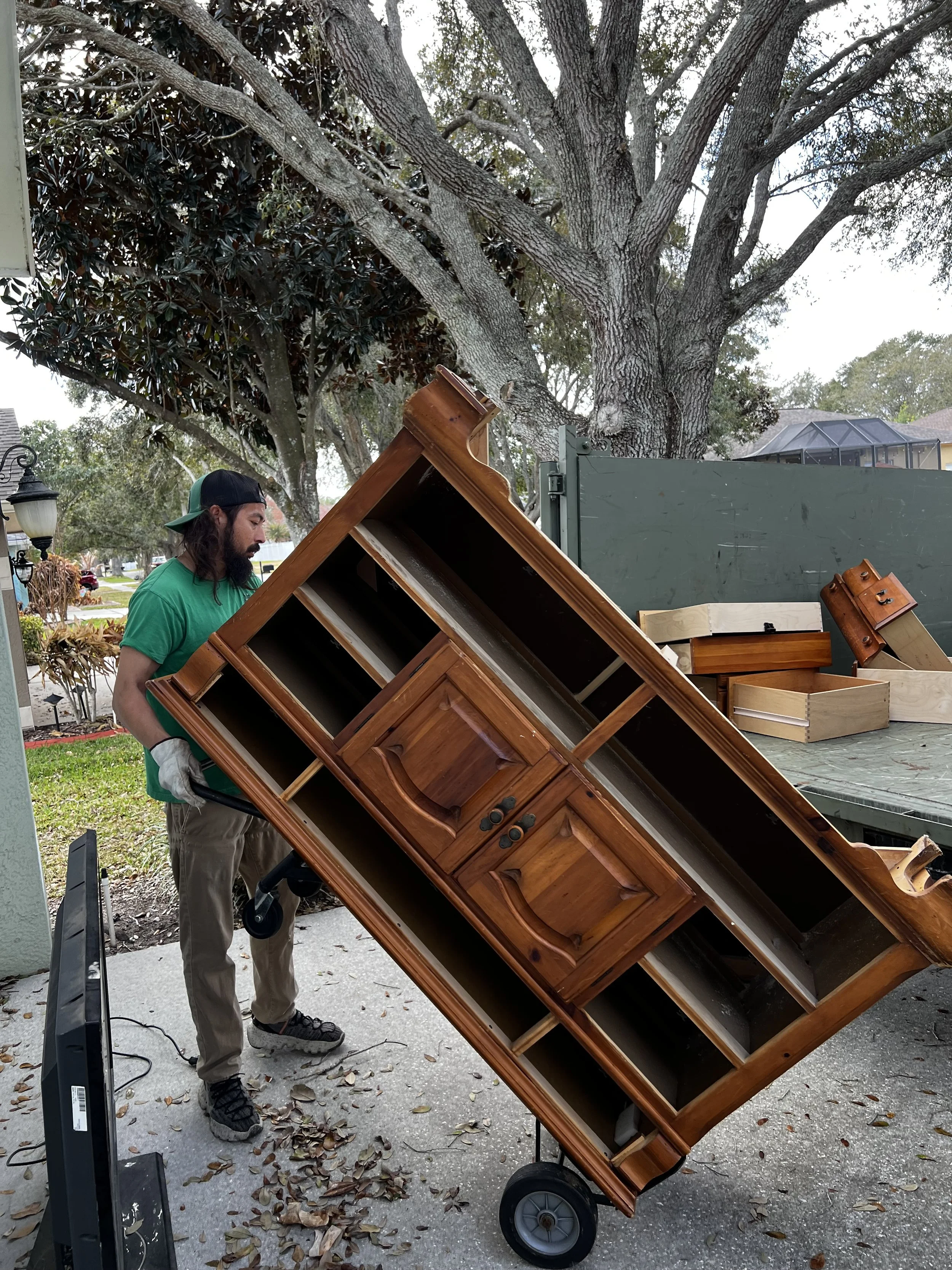 JUNK REMOVAL IN APOLLO BEACH