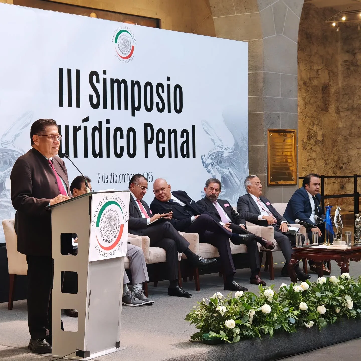 El Magistrado en Retiro Reynaldo Reyes, socio de Abogados Arco, present&oacute; su ponencia en el Simposio Jur&iacute;dico Penal en el Senado de la Rep&uacute;blica, abordando temas clave de compliance y responsabilidad empresarial.

 #Compliance #Ab