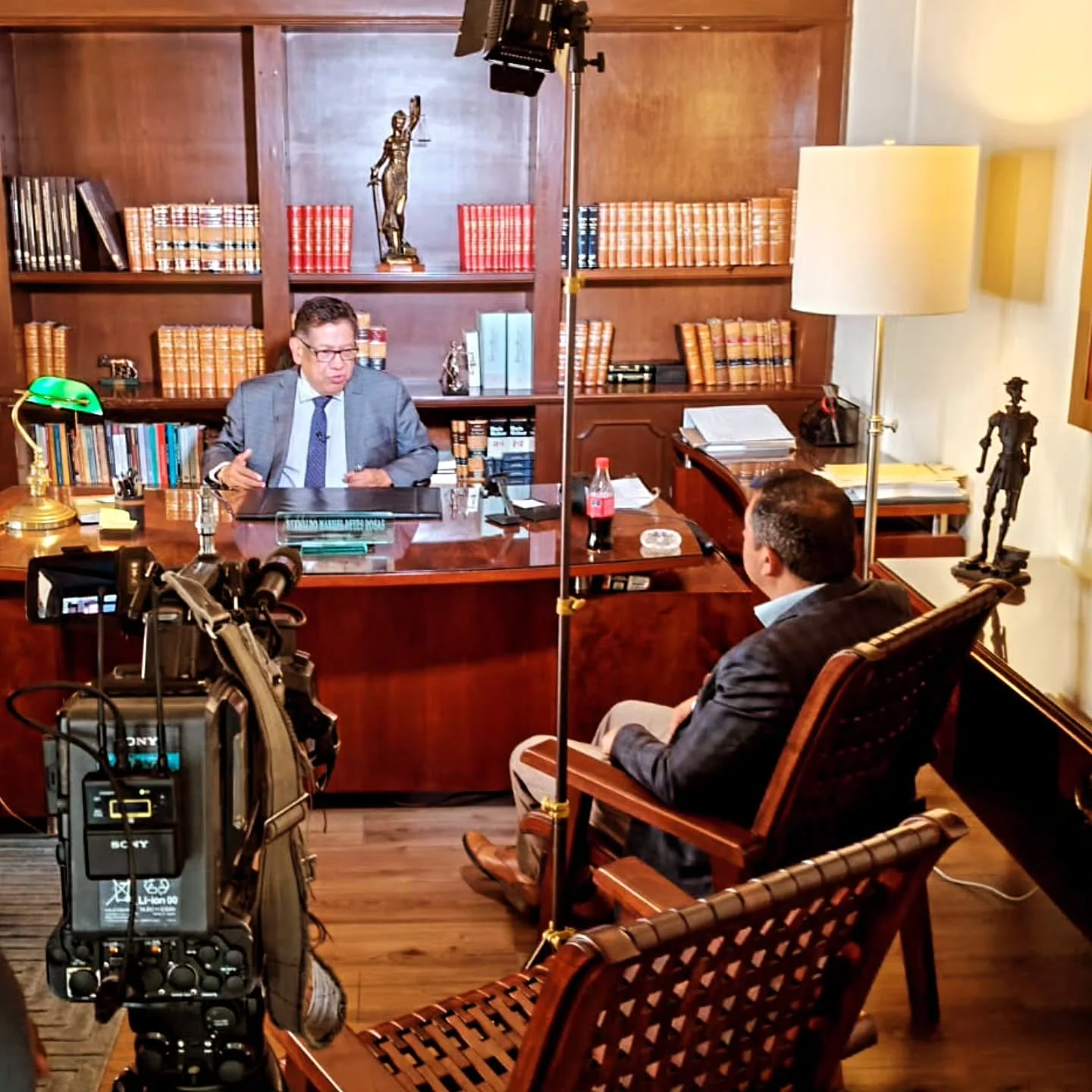 ⚖️La justicia se fortalece cuando quienes la imparten abren espacio al di&aacute;logo, la reflexi&oacute;n y la ense&ntilde;anza.

👨&zwj;⚖️El Magistrado en retiro Reynaldo Reyes nos recuerda que el derecho no solo se aplica, se construye con a&ntild