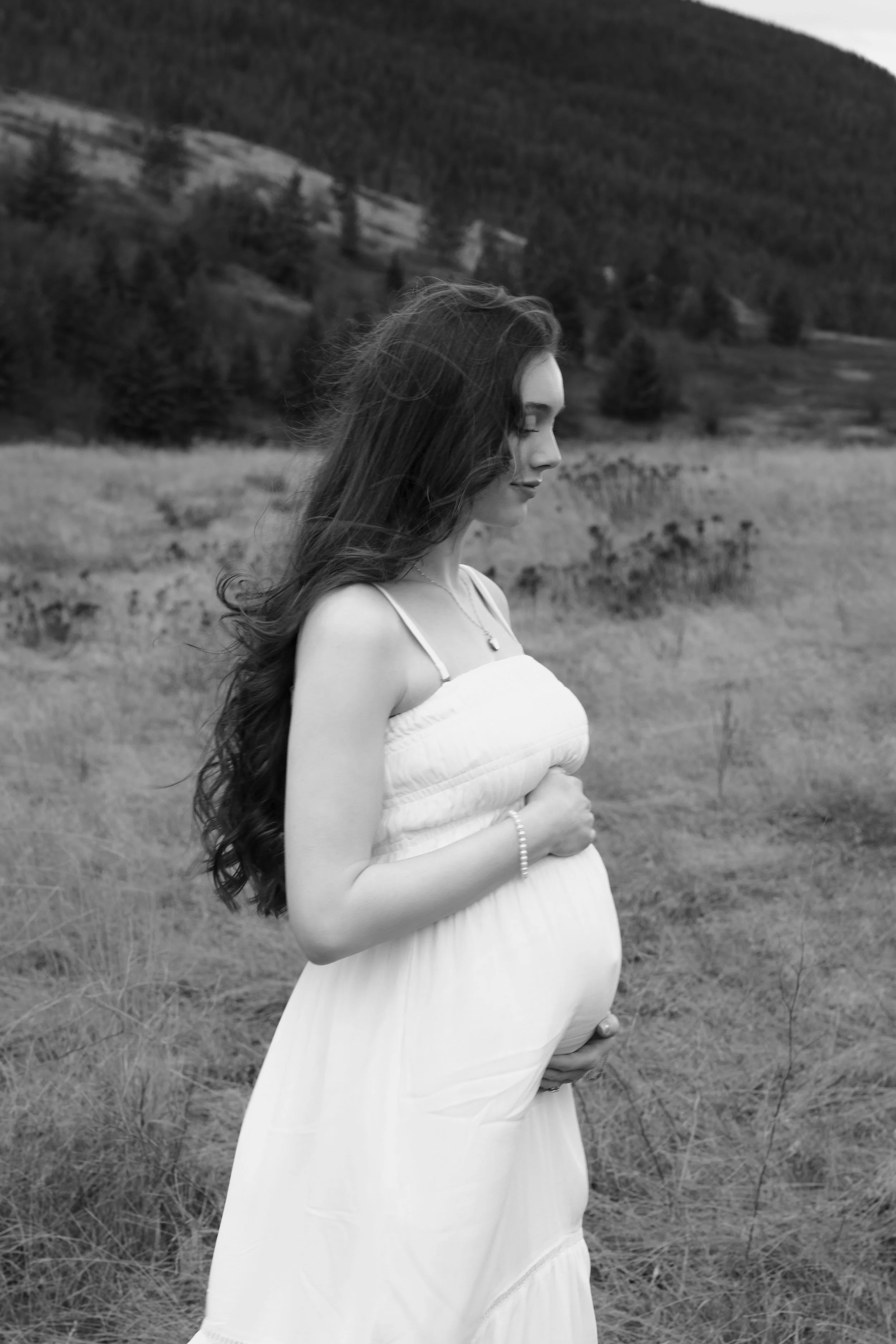 Skylar&Braeden.Maternity-9.jpg