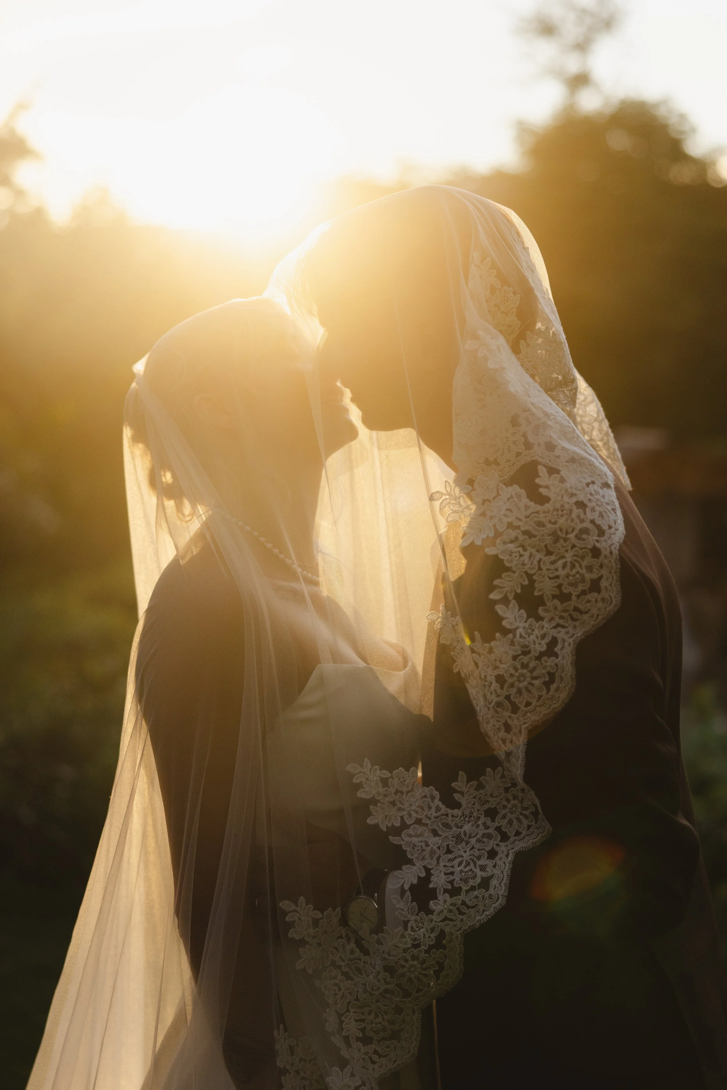 Hannah&Bryce.WeddingPreviews-23.jpg