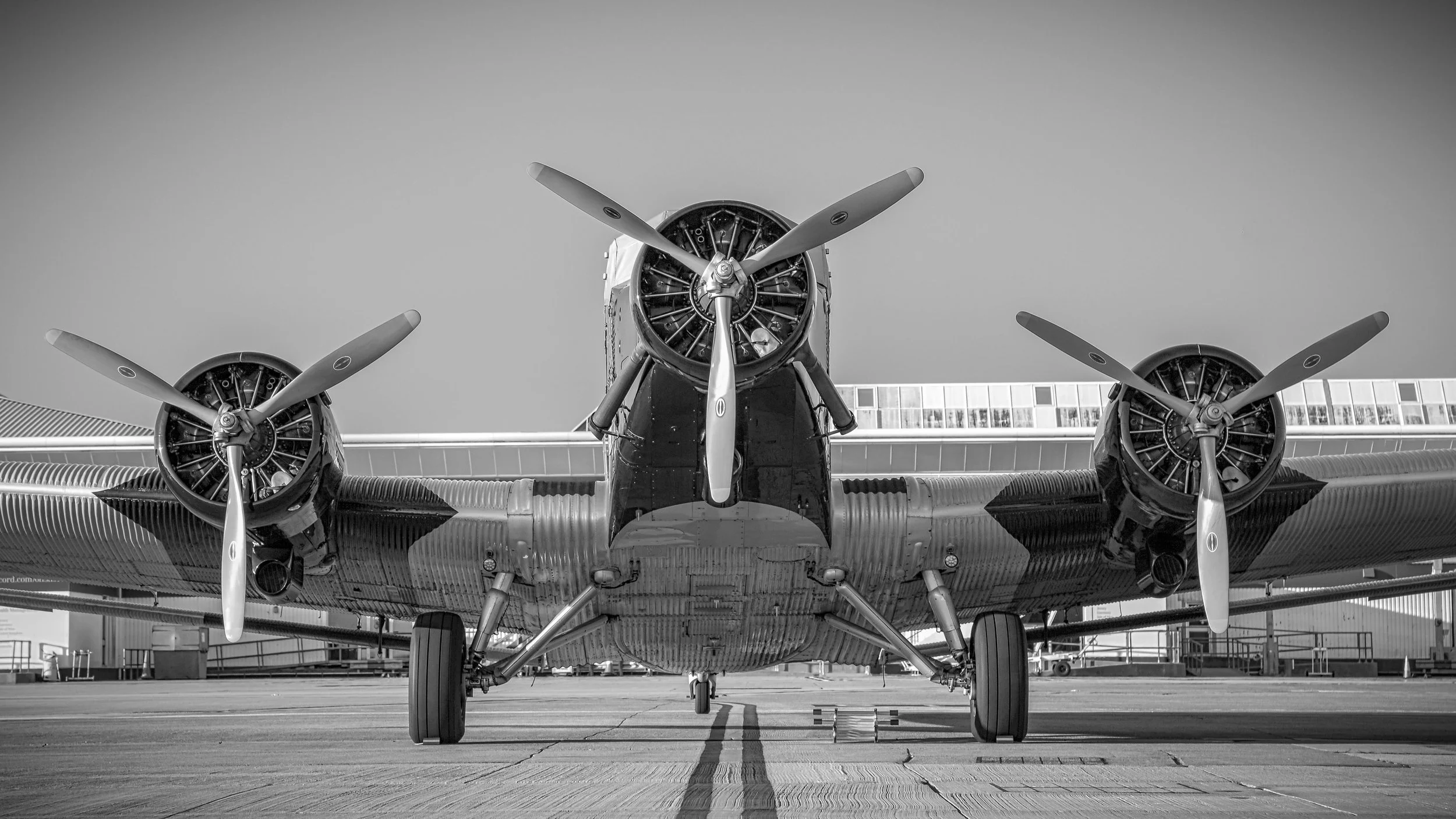 Tri-motor