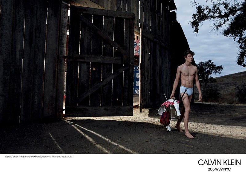 Calvin-Klein-205W39NYC-SS18-Campaign_fy6.jpg