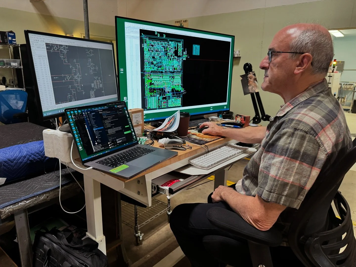 When the blueprints on the screen look like pure tech wizardry, you can bet Paul is cooking up something incredible.

#wolffaudio #recording #consoles #consolest #analogconsole #proaudio #audioengineering #faders #micpre #amps #propatch #memore #coll