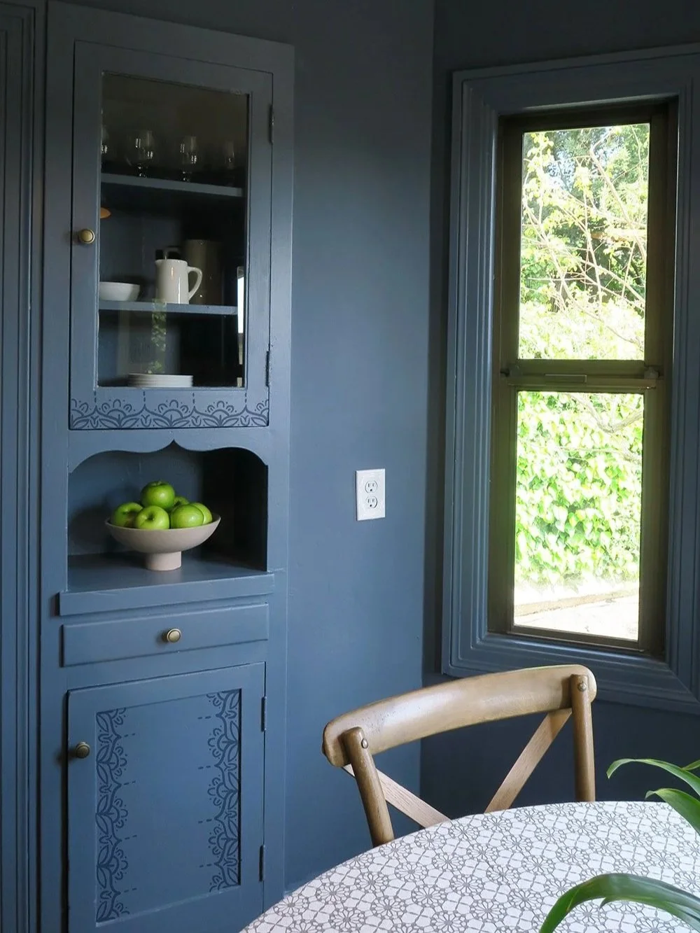 MIKAELA KARTHIK DESIGN - San Francisco Bay Area Artist HOme Interior Muralist for hire