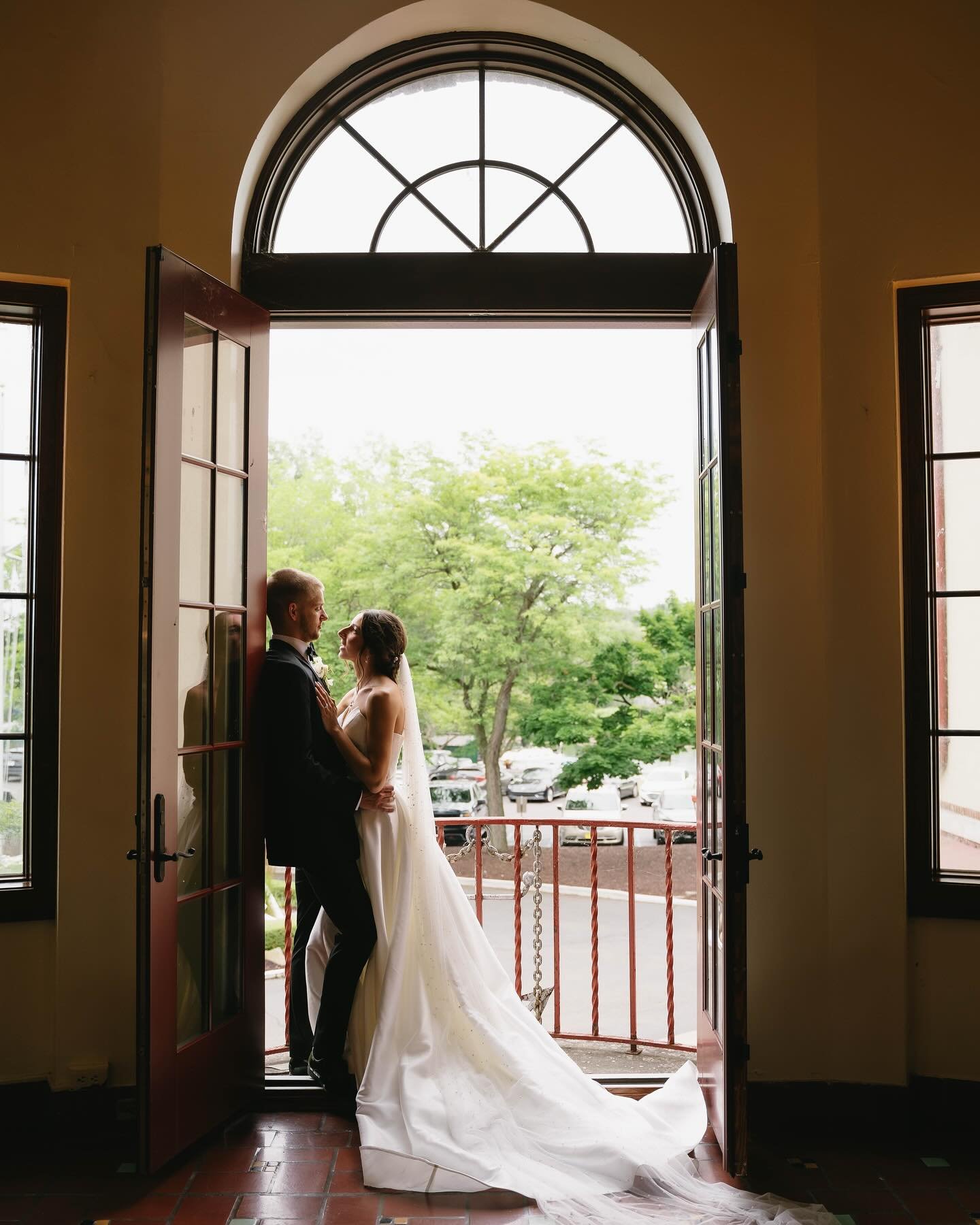 I love capturing intimate moments between a couple on their wedding day it&rsquo;s truly the most rewarding aspect of my job.
-
-
#destinationphotographer #love #wedding #michiganphotographer #thescott #arizona #phoenix #scottsdalephotographer #detro