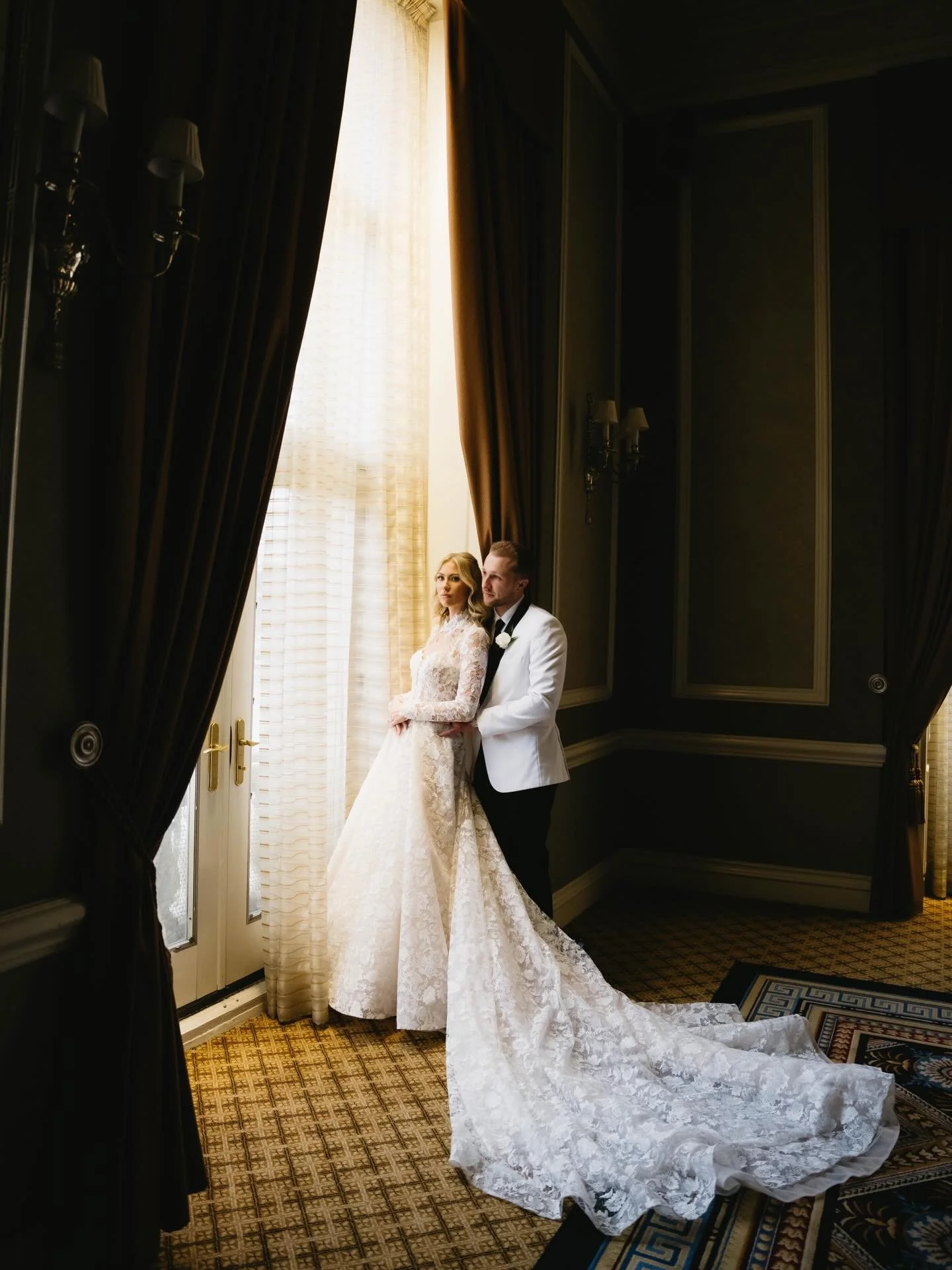 Samantha + Hunter 🤍 and yes, it did take me 30 minutes in order to figure out what to post. Could&rsquo;ve taken me 30 more with all I got that day.

Venue: @thedacevents @dac_detroit 
Photo: @tabronstudios_ 
Video: @thesmiths.film 
Content: @xjadaj