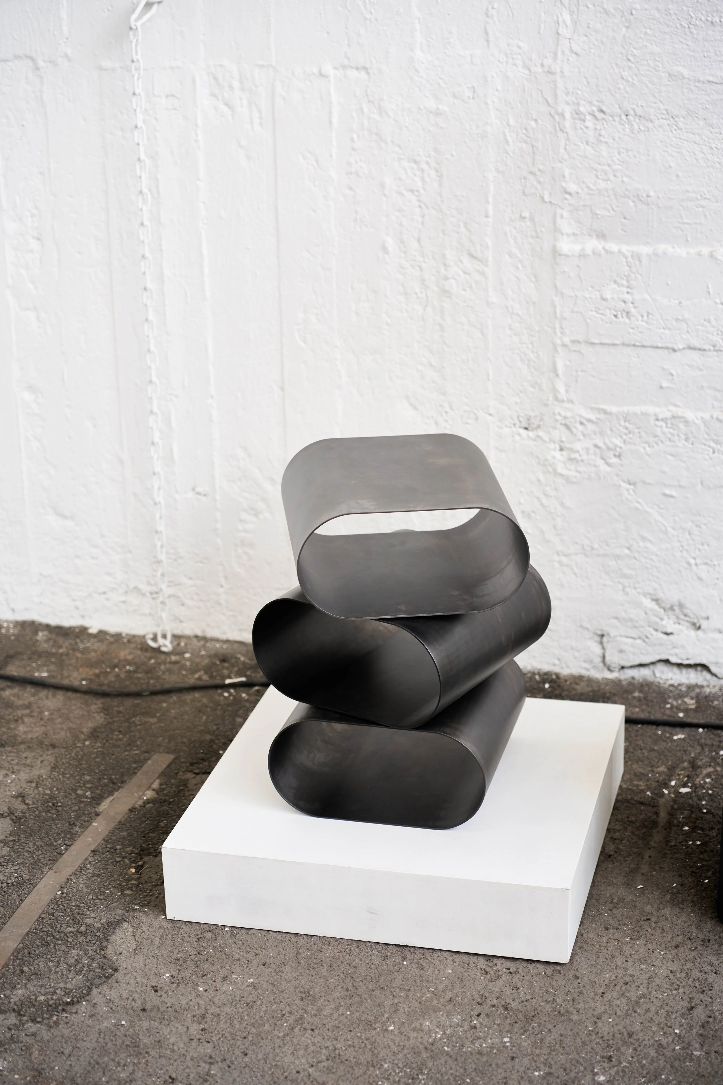 Bulbo side table - pic. Amber Van Bossel.jpg