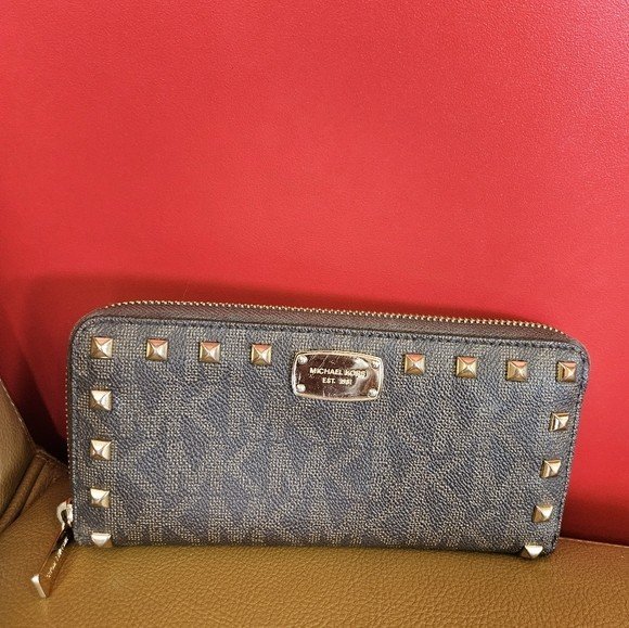 Michael Kors long wallet