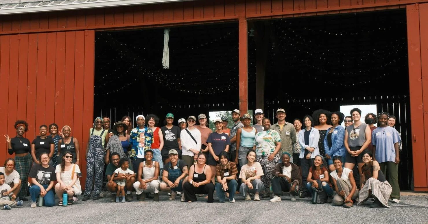 A wrap on our first ever Free School for Farmworkers retreat! 📓🌱☀️

This past weekend, we hosted our Free School regional retreat. It was held in the DMV at Fox Haven Farm. Dozens of farmworkers and landworkers came out to skill share, build commun