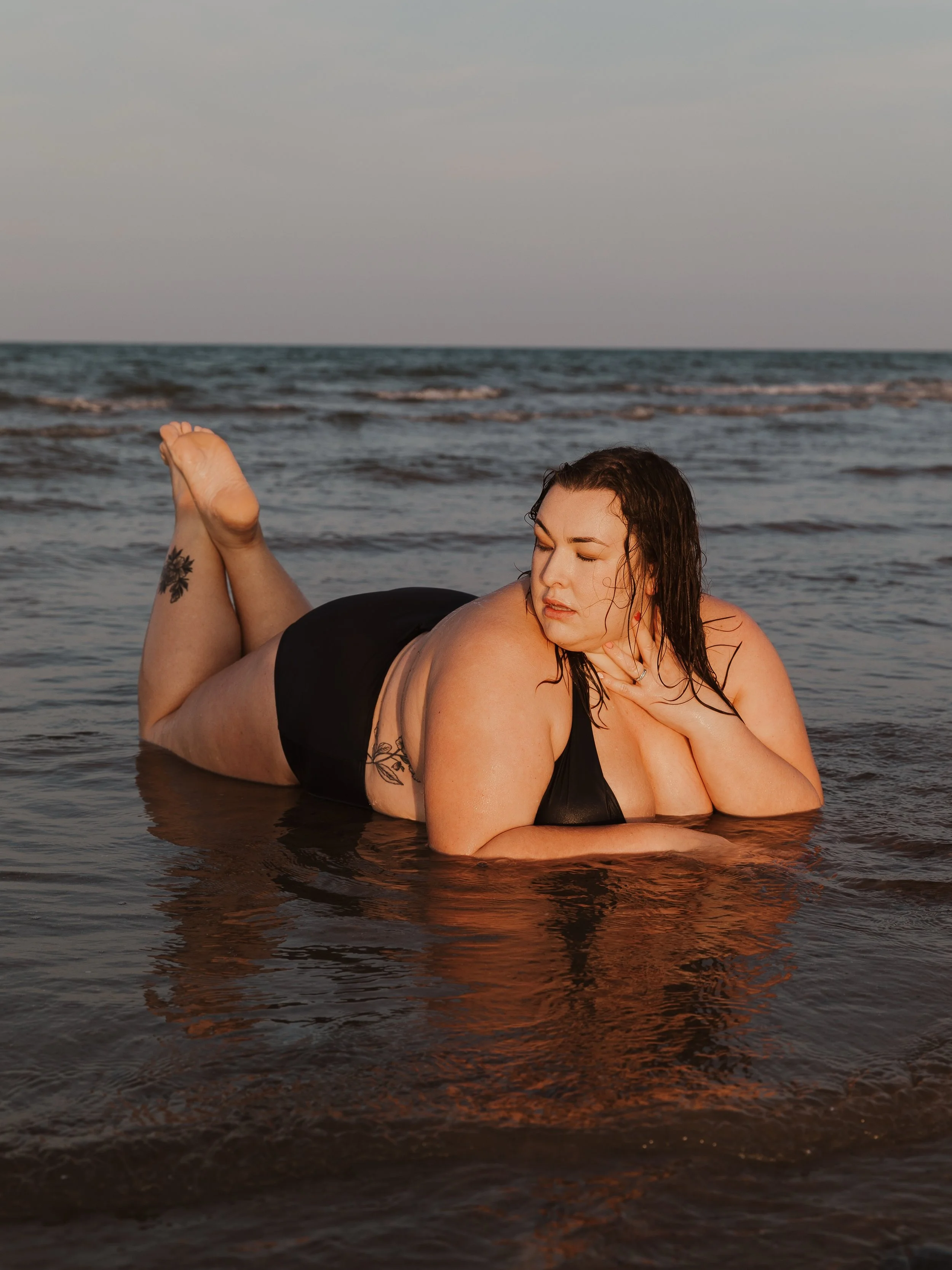 All of this sun has got me craving my Wild &amp; Free Empowerment shoots 😍

I am desperate to get back to the beach and the lakes after maternity and capture more gorgeous shots 👏🏼 

Where would you go for your empowerment shoot? 🤔 

#ukboudoir #