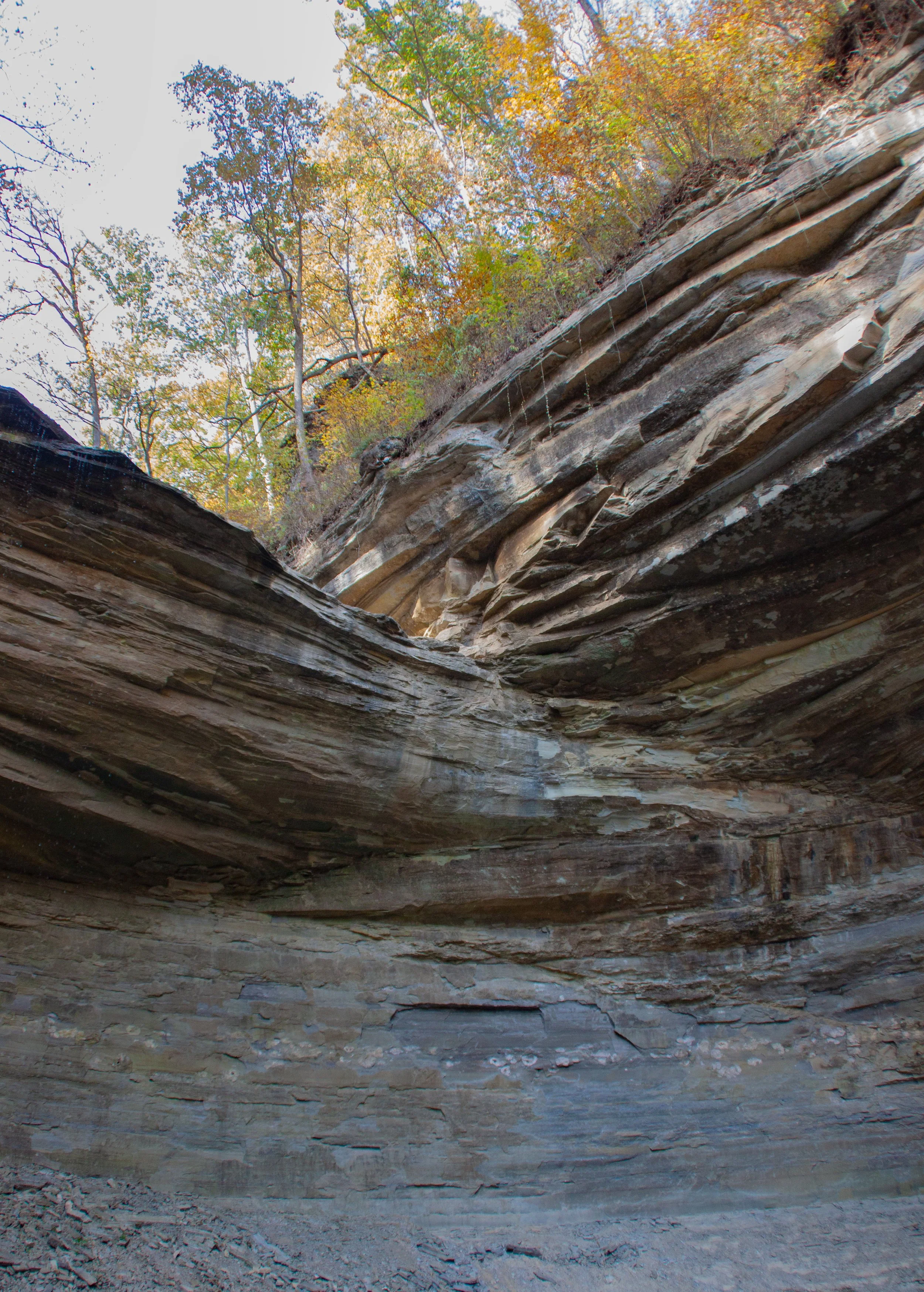 CliftyFalls_Overhang_04.jpg