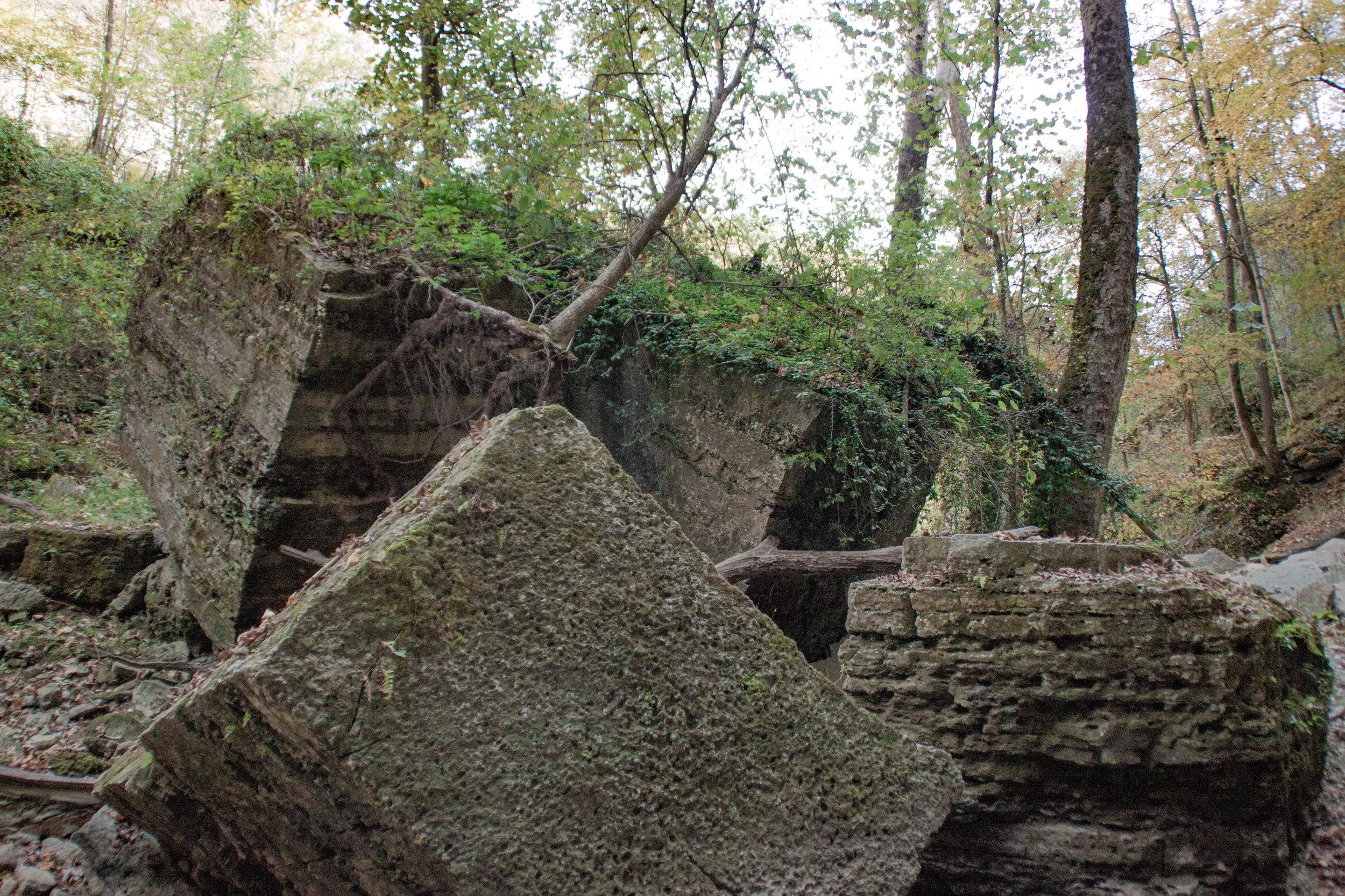 CliftyFalls_Riverbed01 - River Trail Boulders_01.jpg