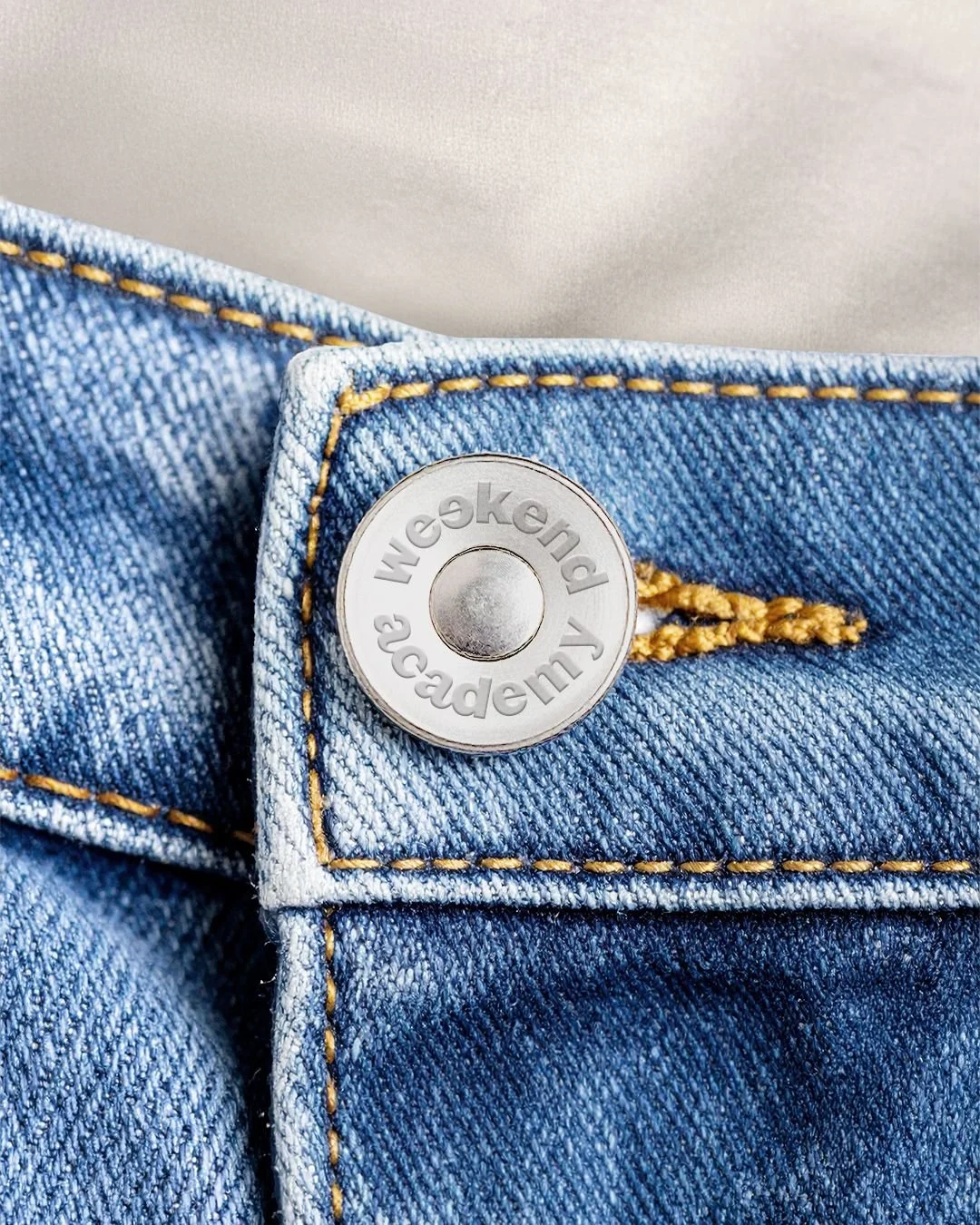 weekend-academy-jeans-button.jpeg