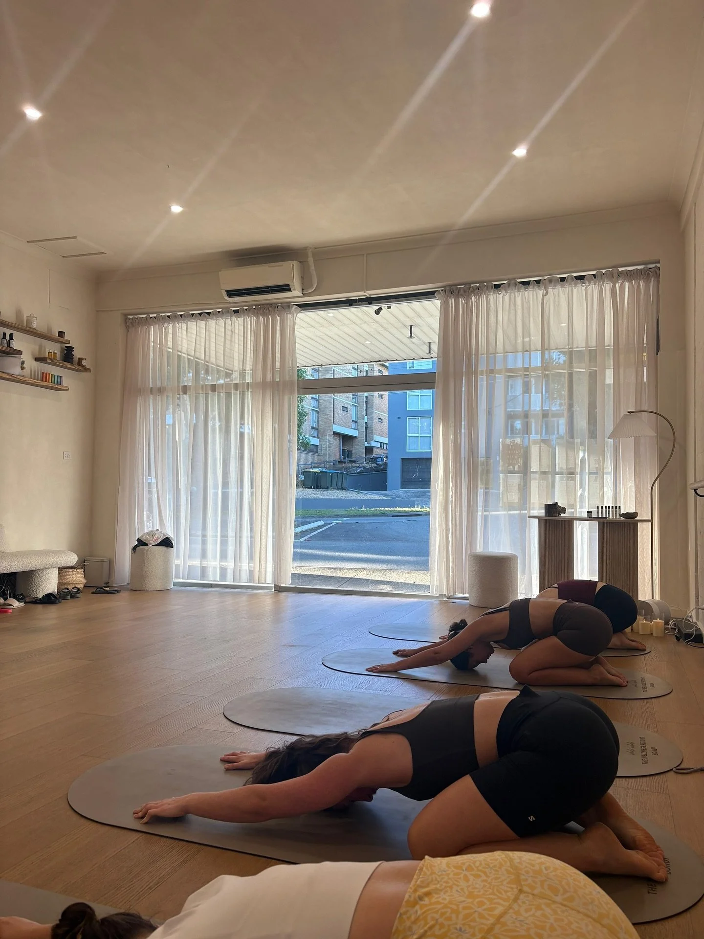 This morning on the Barre with @movesbyclaire 

Barre Fusion every Monday 6:30am &amp; Wednesday 6:30pm 🩰🌻