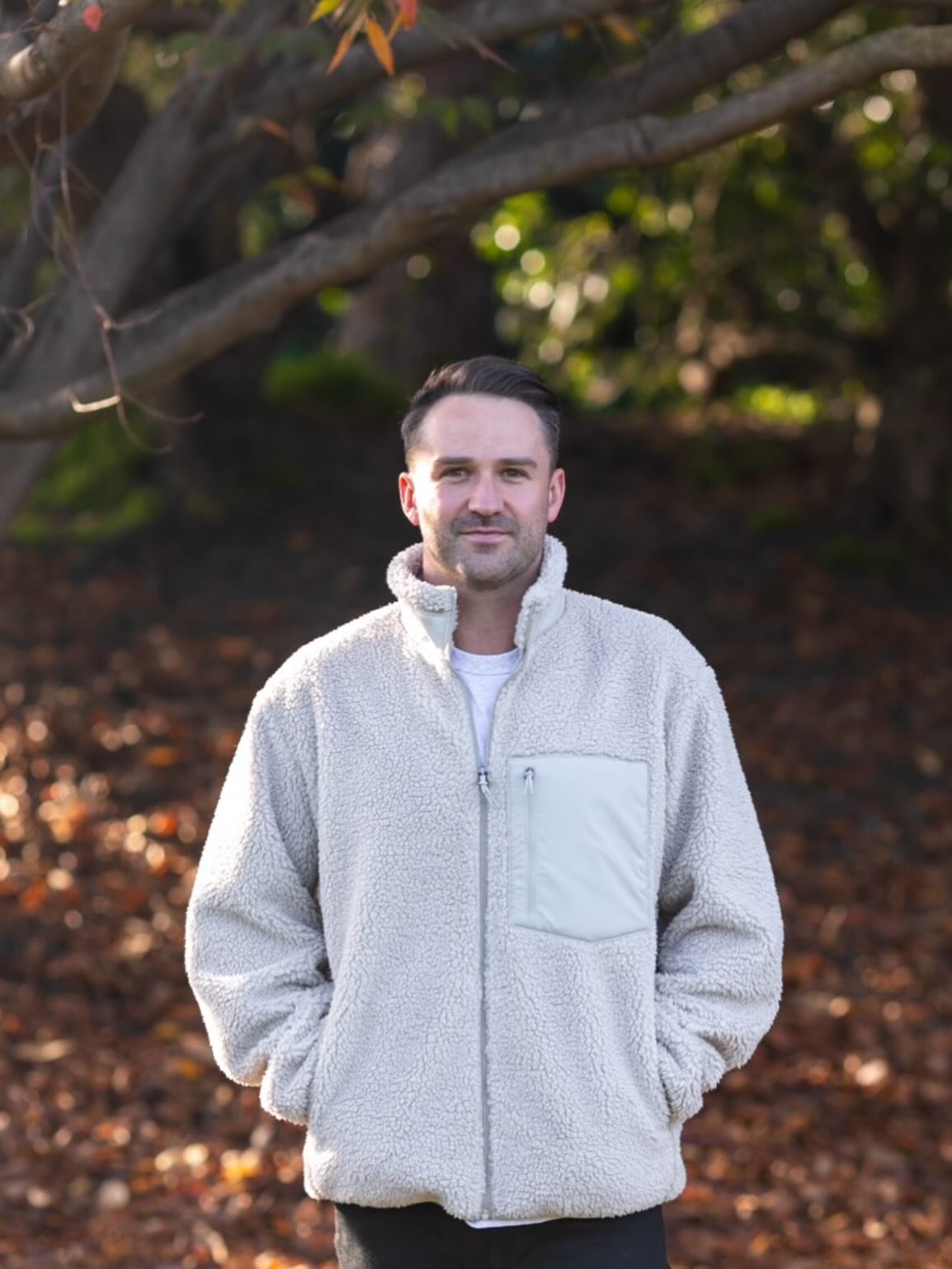 From 7 years in corporate to finding my purpose 🌱 

I spent 7 years stuck in the corporate bubble. Making a pay check, having a &ldquo;normal&rdquo; career, ticking all the boxes society told me mattered.

But I was unhappy and unfulfilled.

Becomin