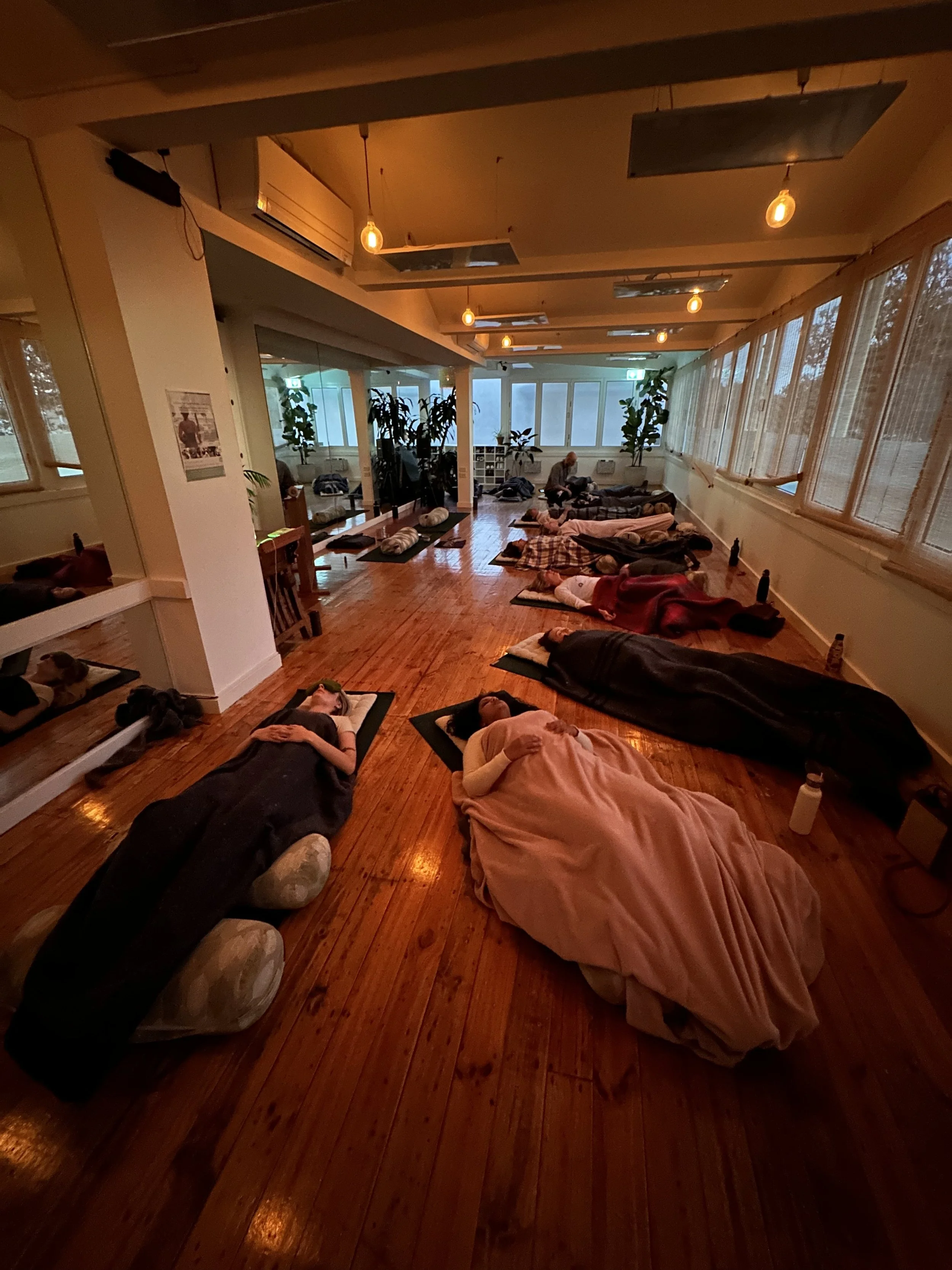 Group Healing vs Individual Sessions: Which Is Right for You?