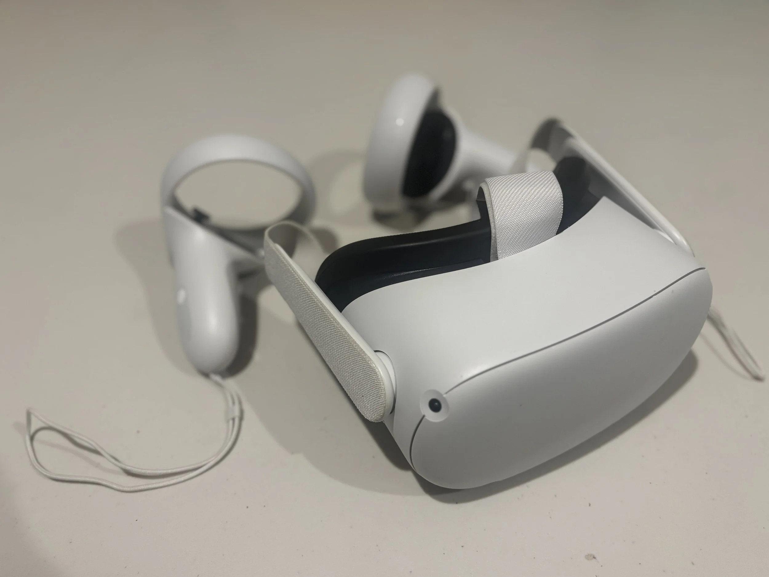 Virtual Reality (VR)