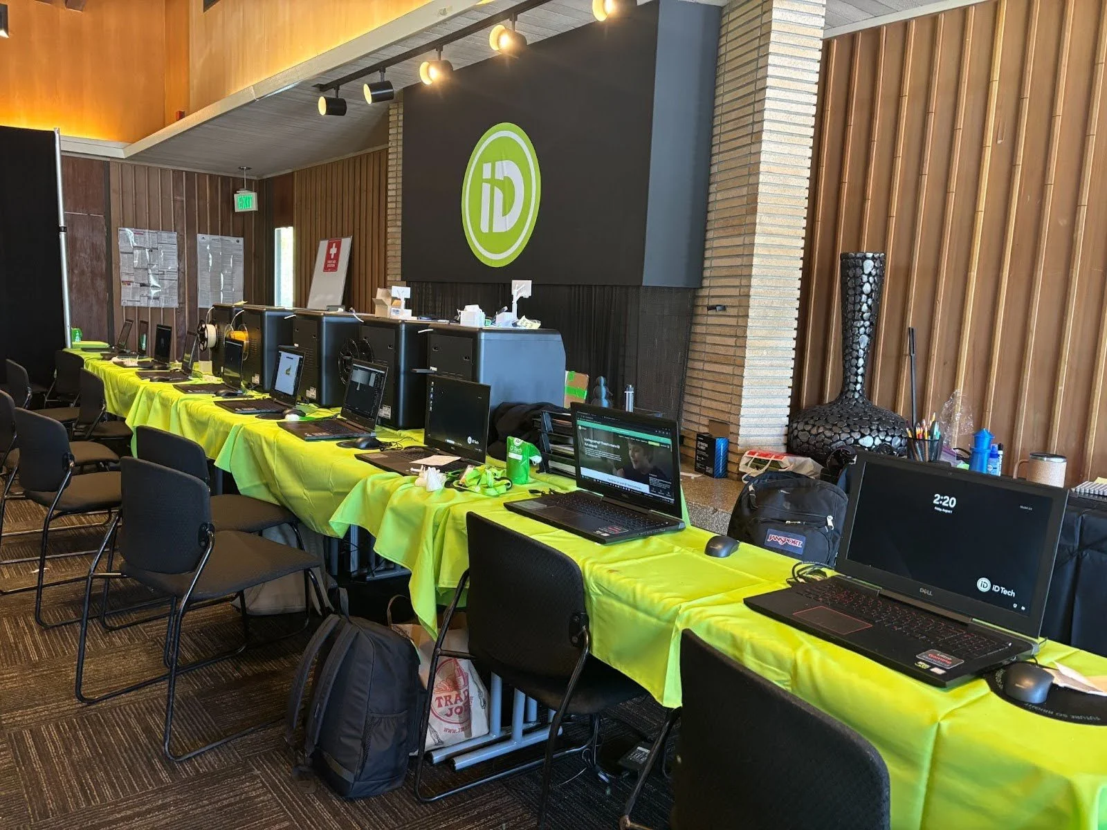 iDTech_classrooms_02.jpg
