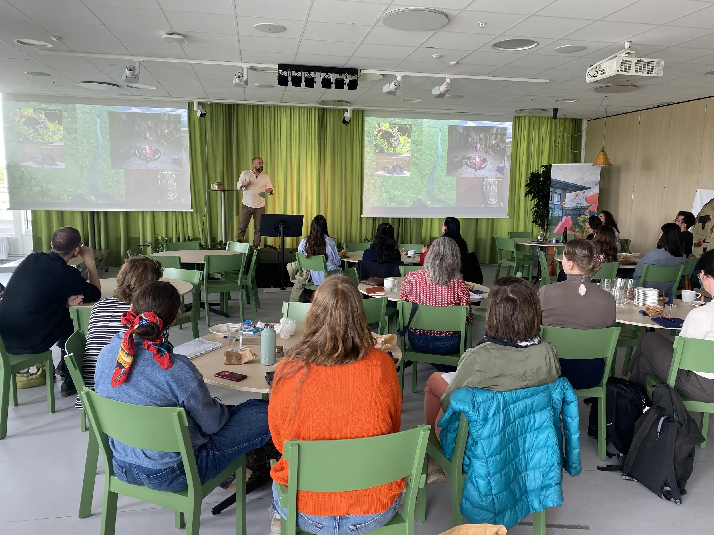 Weaving Knowledges: Co-woven Seminar Reflection, Poem and Recording  