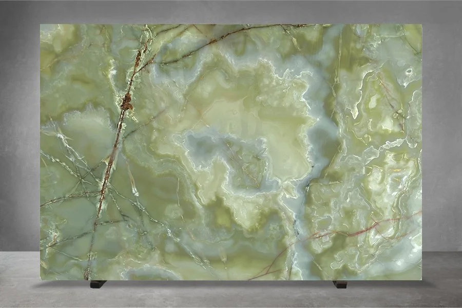 Happy St Patrick's Day! We're celebrating with a special edition of the Natural Stone Bulletin - in keeping with tradition, all our stones are dressed up in green! 

From the swirling sea greens and verdant tones, to luxurious emerald shades and othe